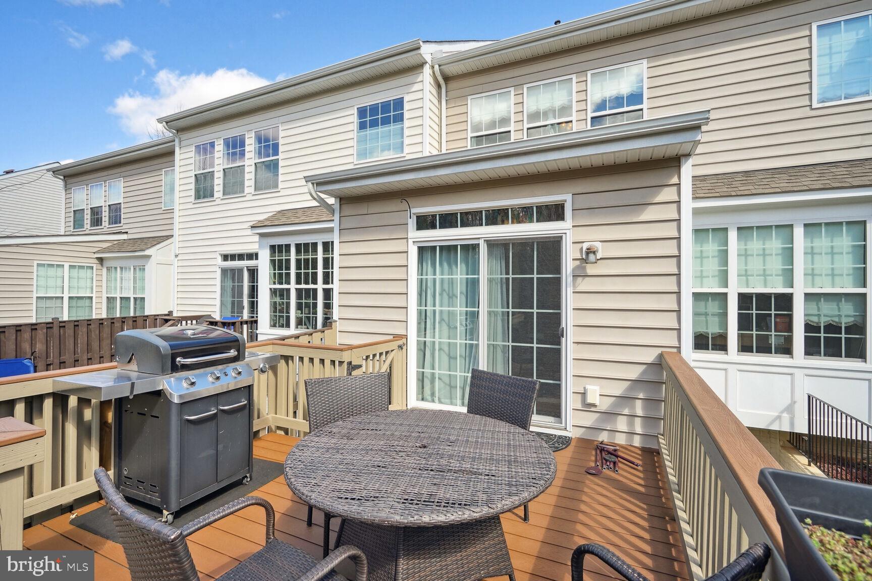 SADDLE RIDGE - Residential