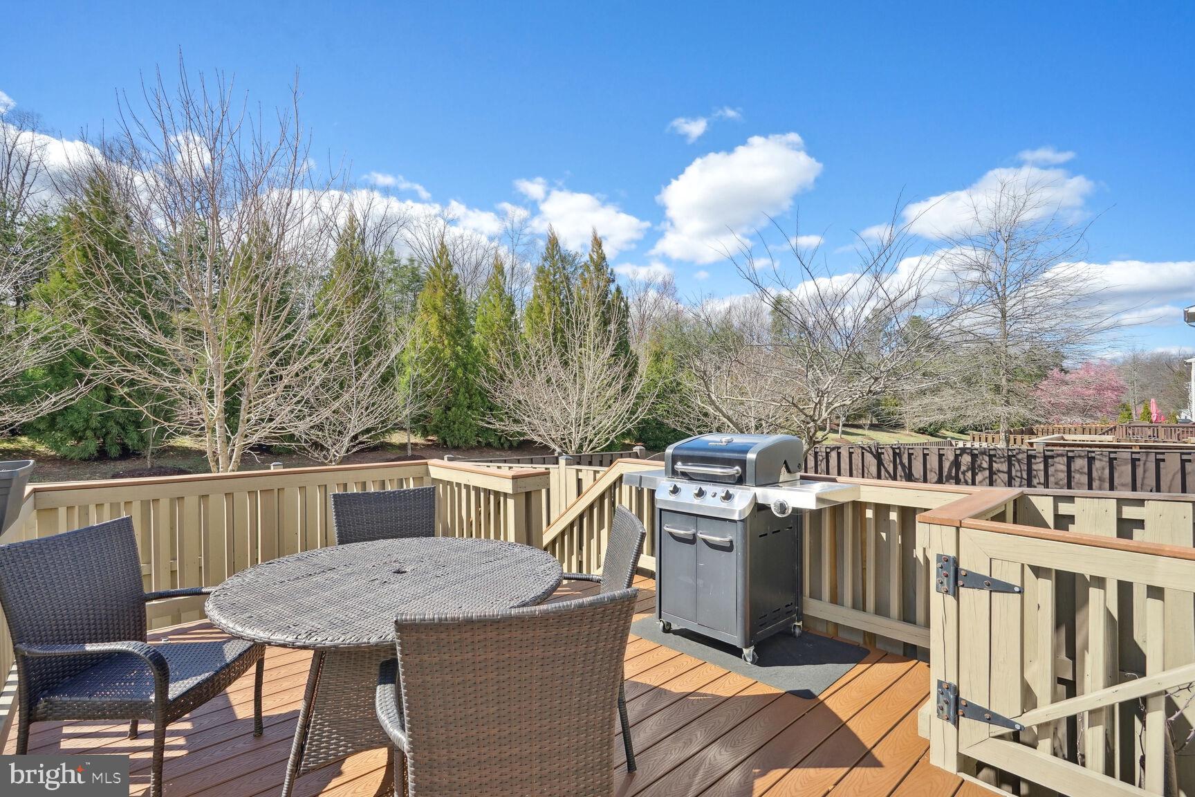 SADDLE RIDGE - Residential