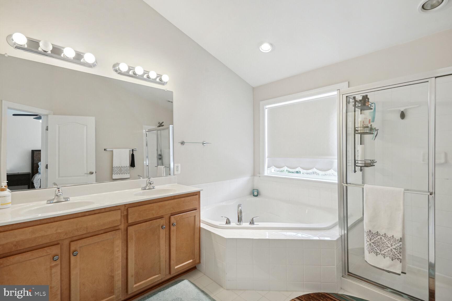 SADDLE RIDGE - Residential