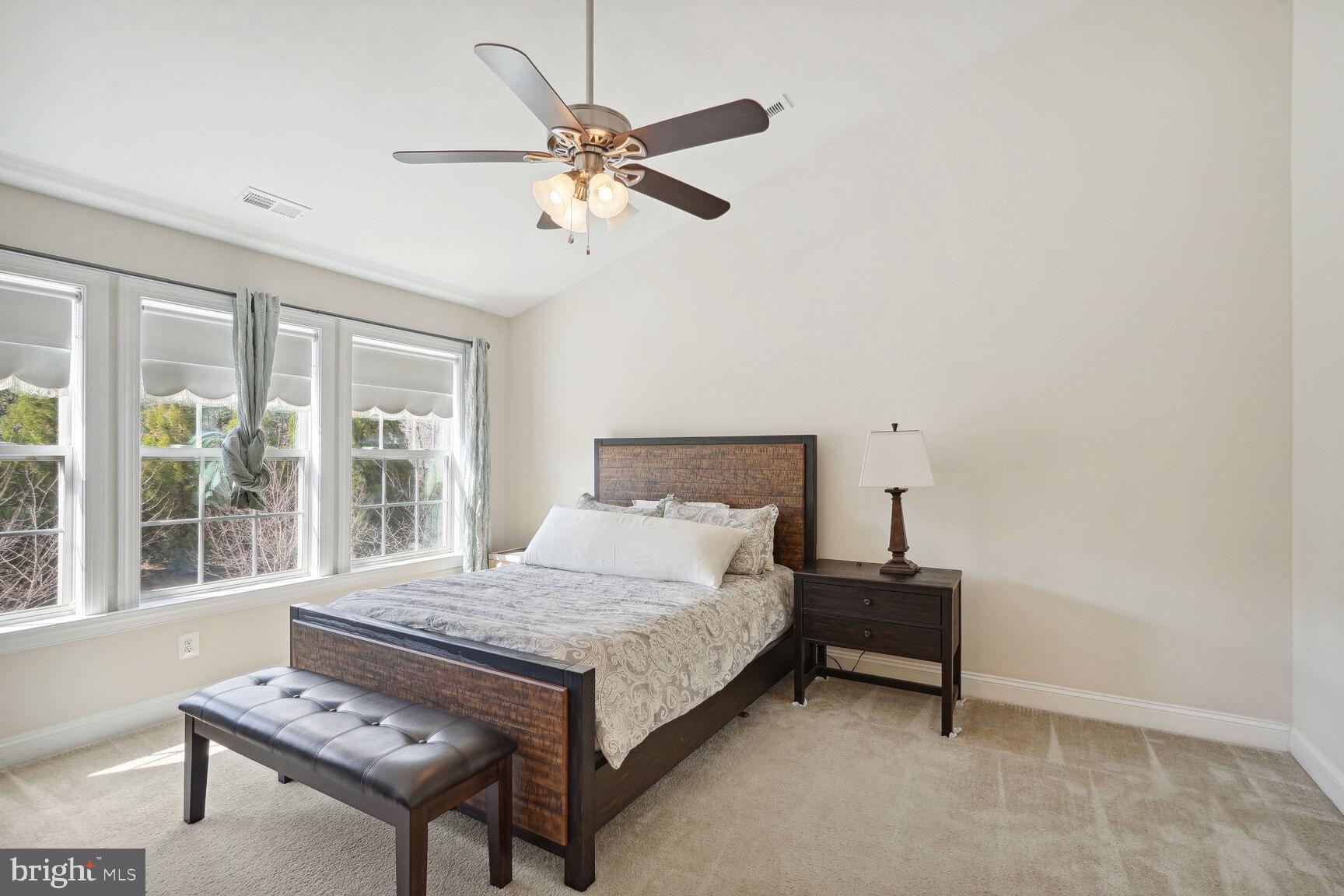 SADDLE RIDGE - Residential