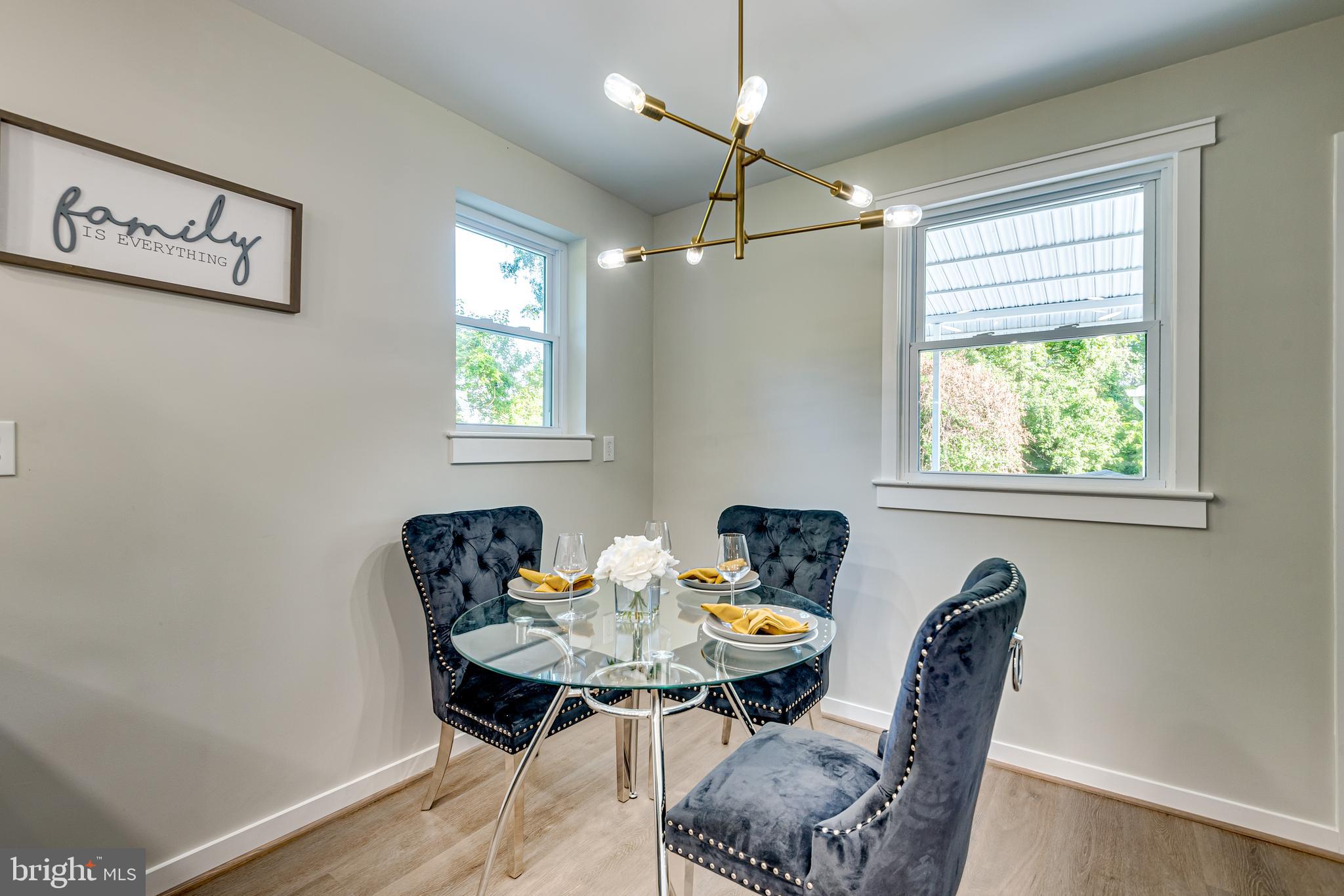 SOUTH LAWN - Residential