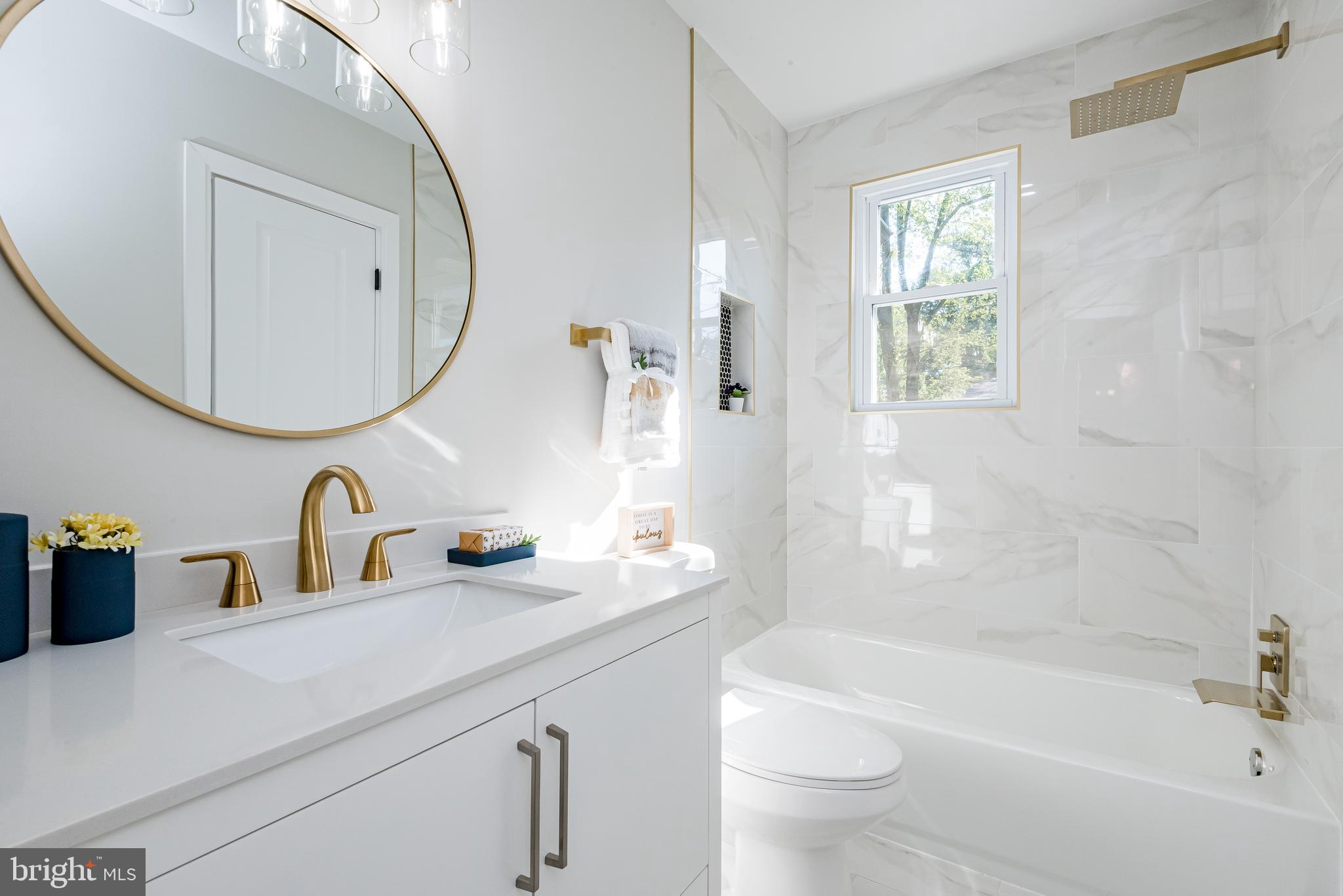 SOUTH LAWN - Residential