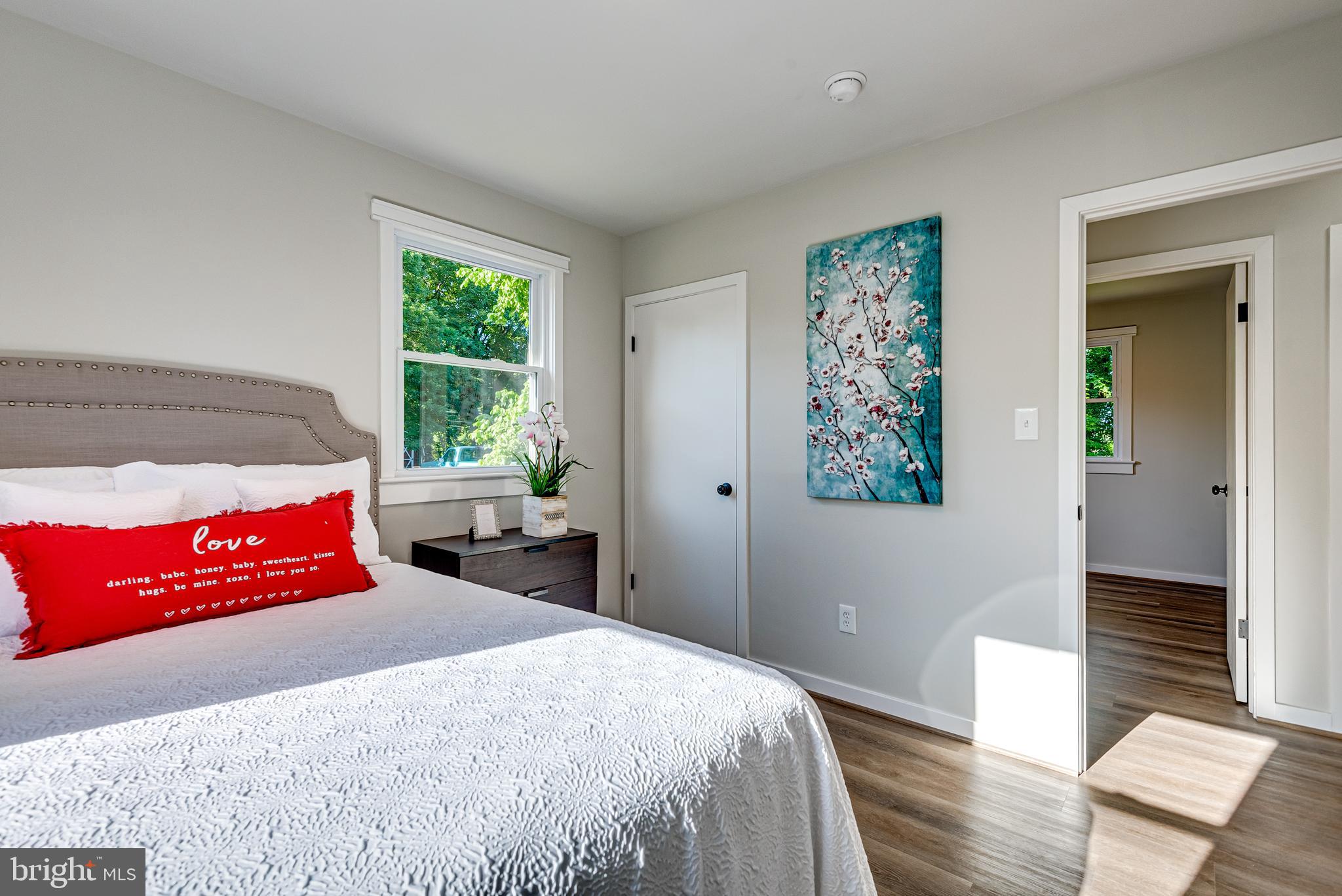 SOUTH LAWN - Residential