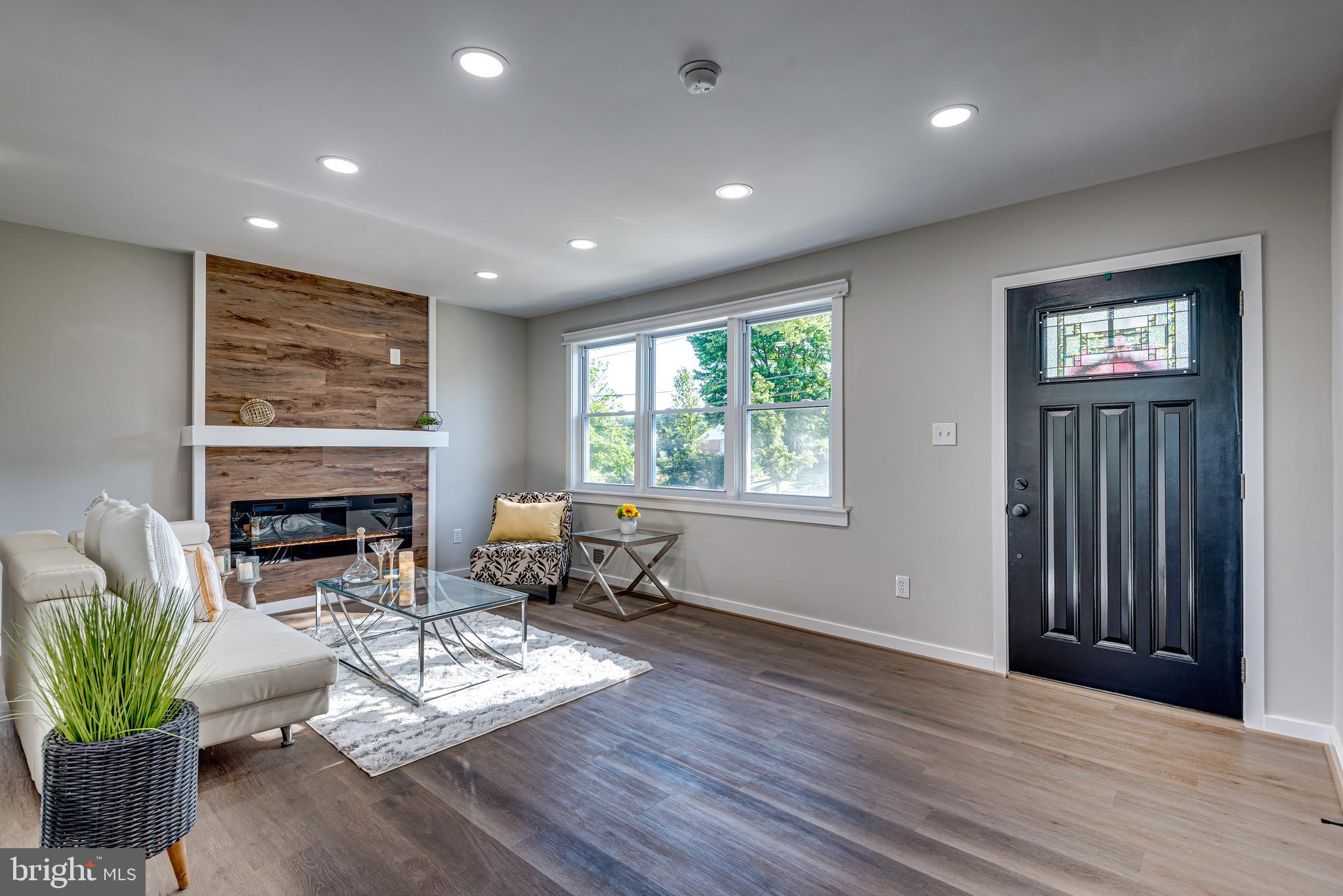 SOUTH LAWN - Residential