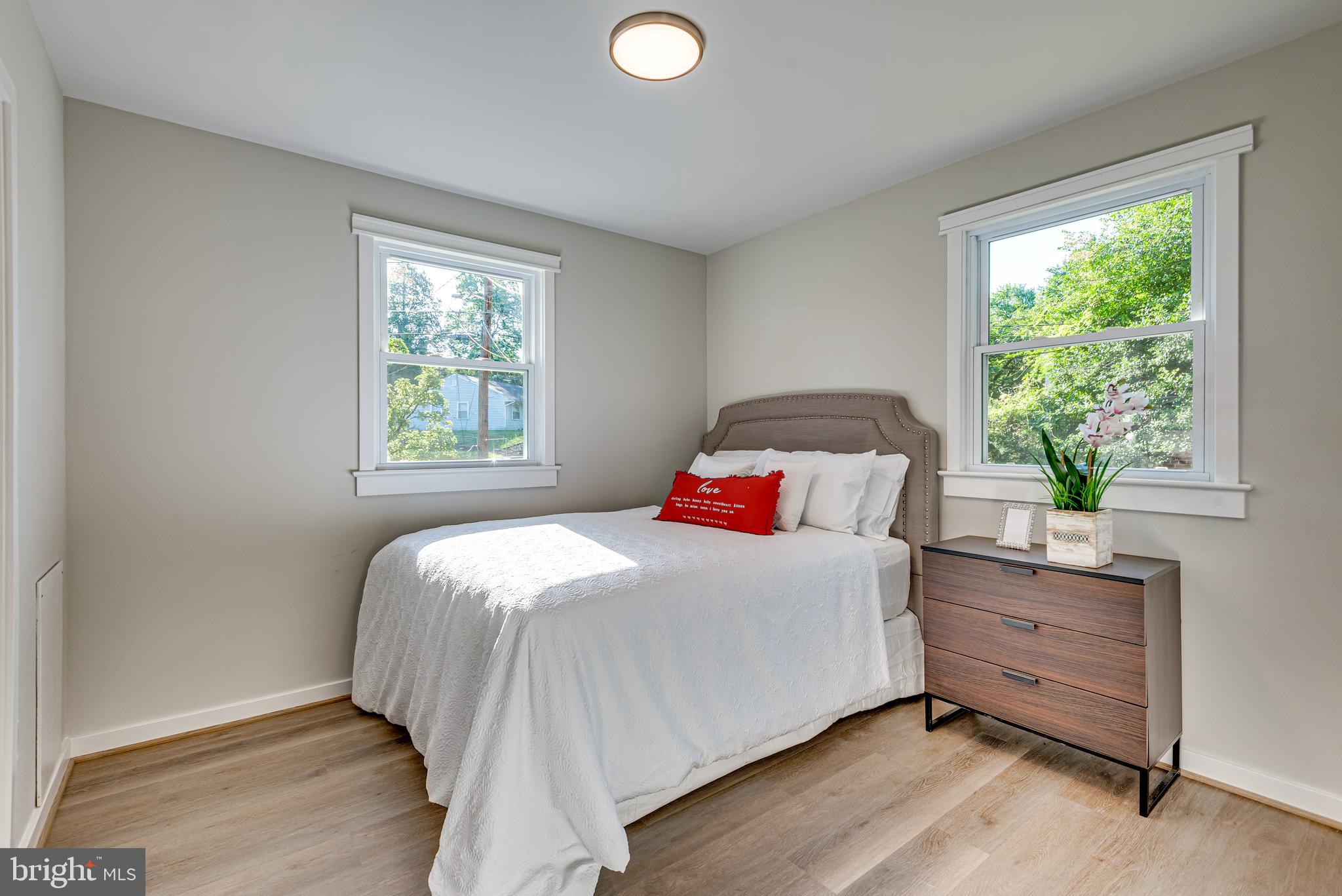 SOUTH LAWN - Residential