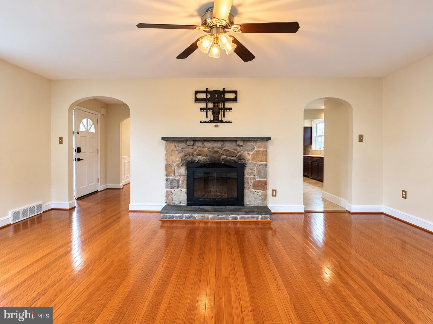 2516 AVON ROAD