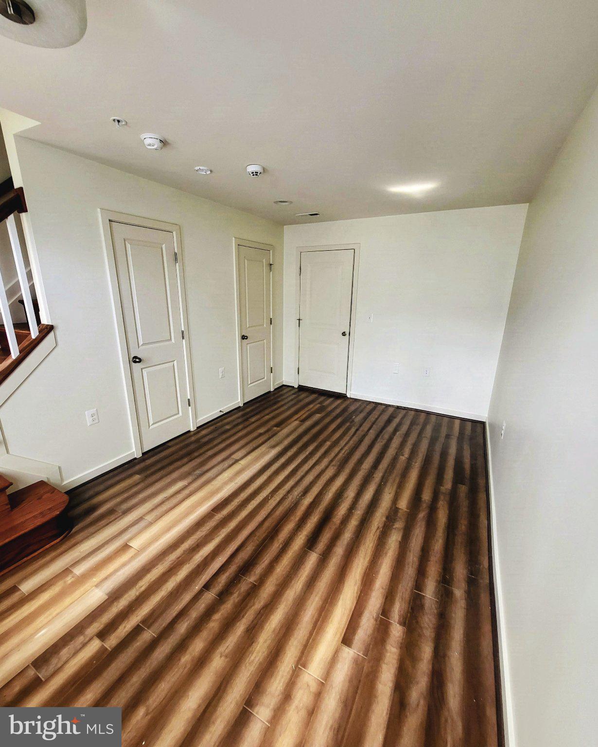 1466 TRAFALGAR LANE