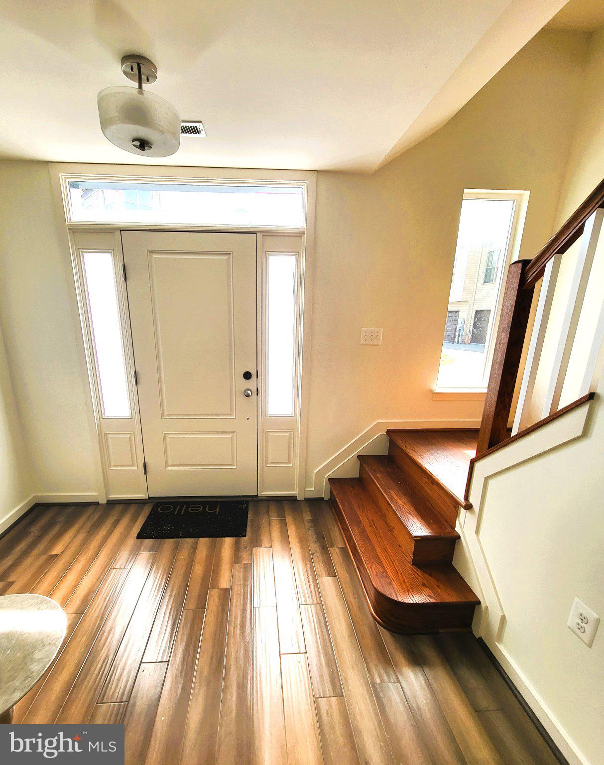 1466 TRAFALGAR LANE