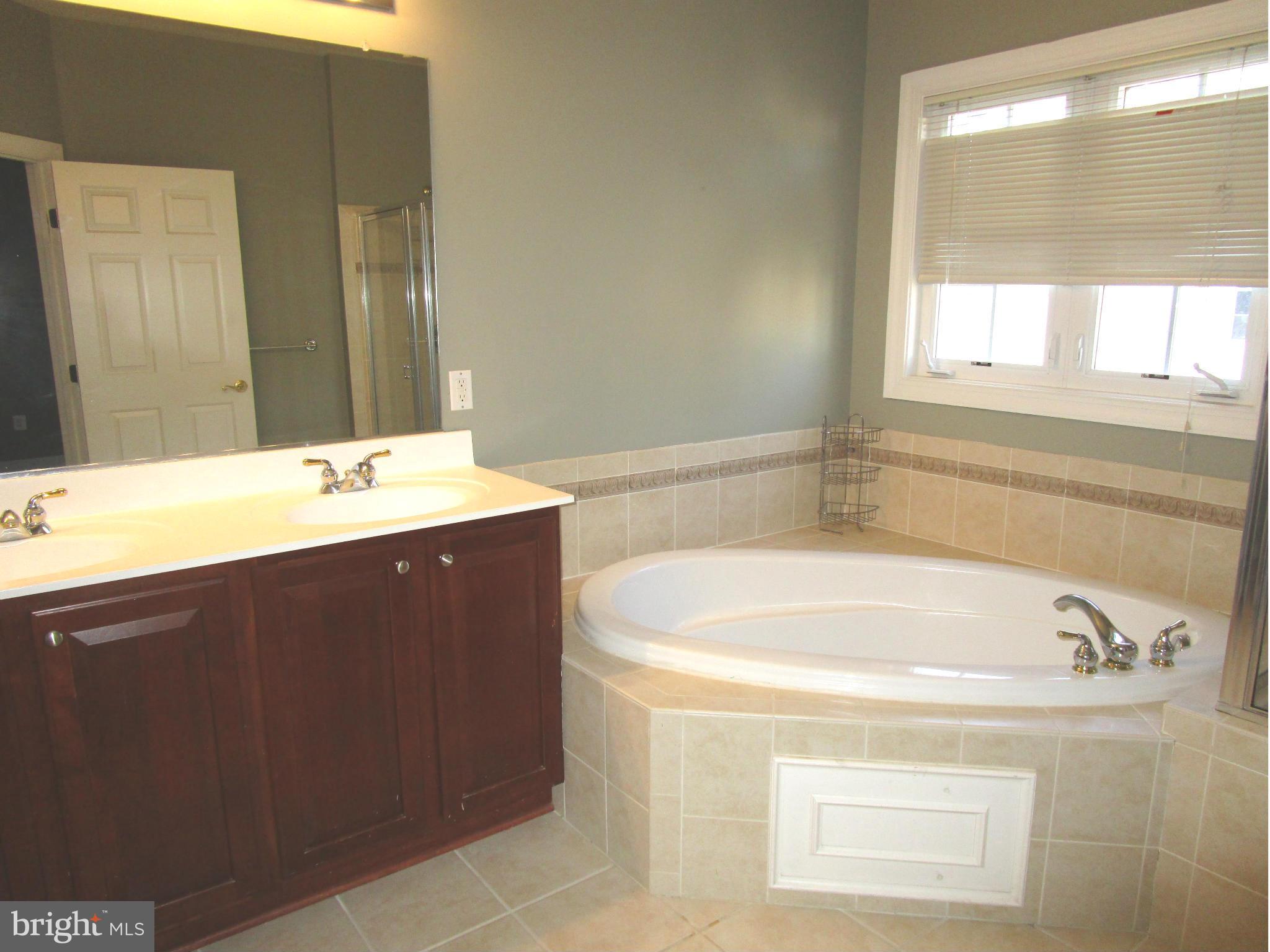 MAPLE RIDGE - Residential Lease