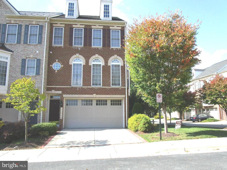 Open 1-2-16 10-12 noon.Professionally cleaned.Close to FDA lab,shopping,495 & ICC,huge end unit,brik frnt,bmped out & flr to ceil wdows lux twnhs,MBR to die for w/2 walk in closets & whilpl tub,2 car gar,lg updated kit w/ctr island,St steel appl & granite counters leads to morn. room w/ wlkout to trex dk,lg Liv/Din room w/ gas FP,L. lvl w/ lg Rec room,wet bar and wlkout patio,bthrm on each lvl.