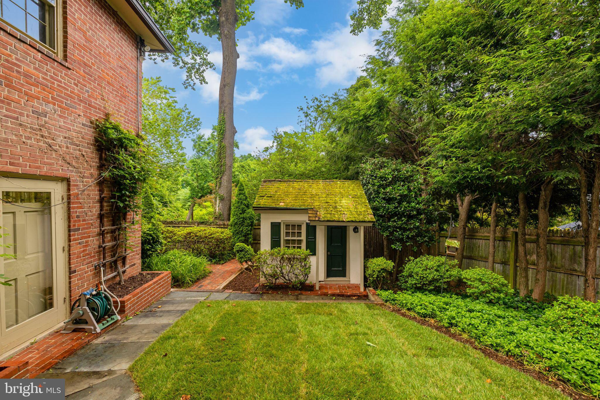 THE HAMLET - Residential