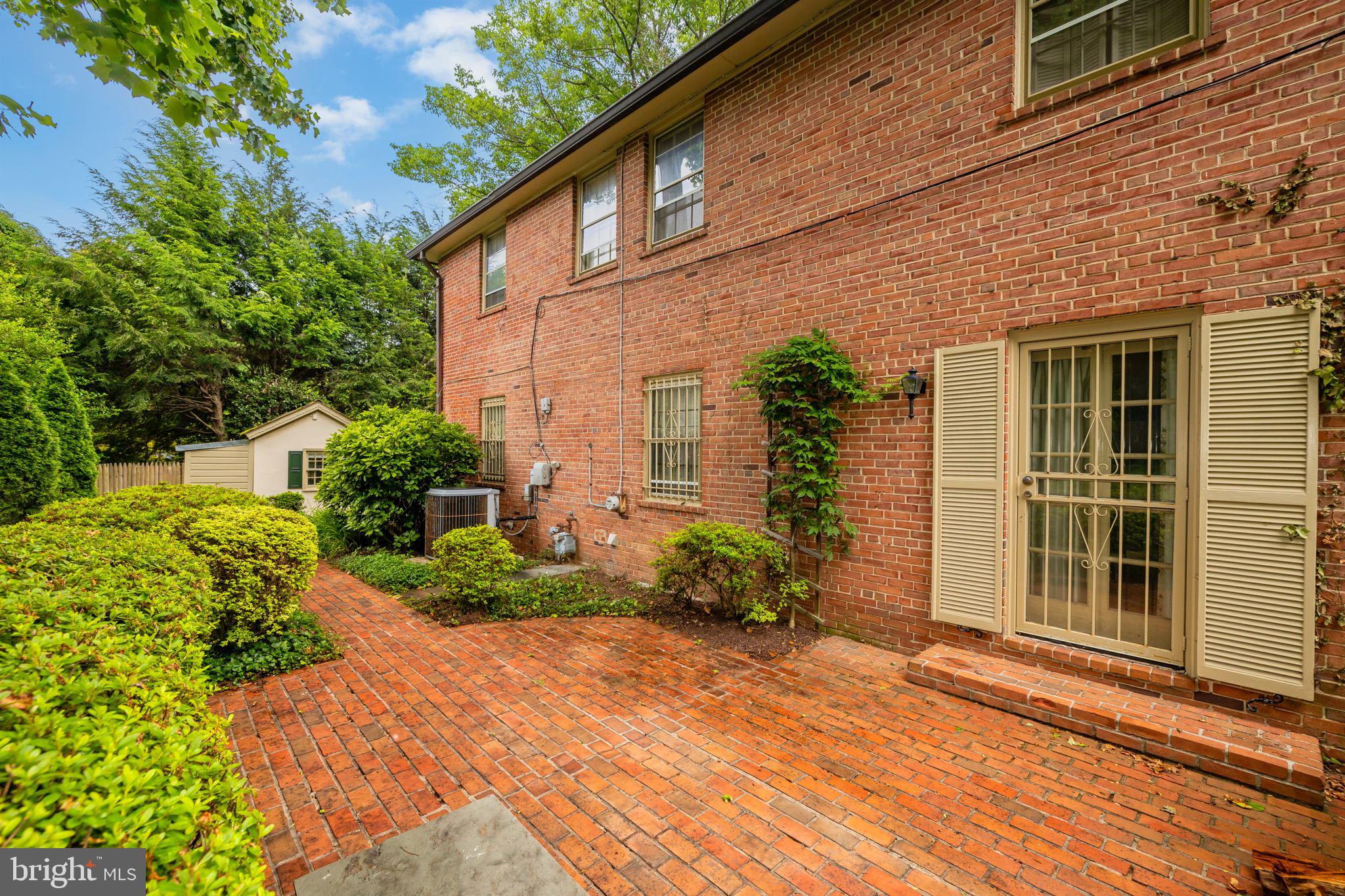 THE HAMLET - Residential