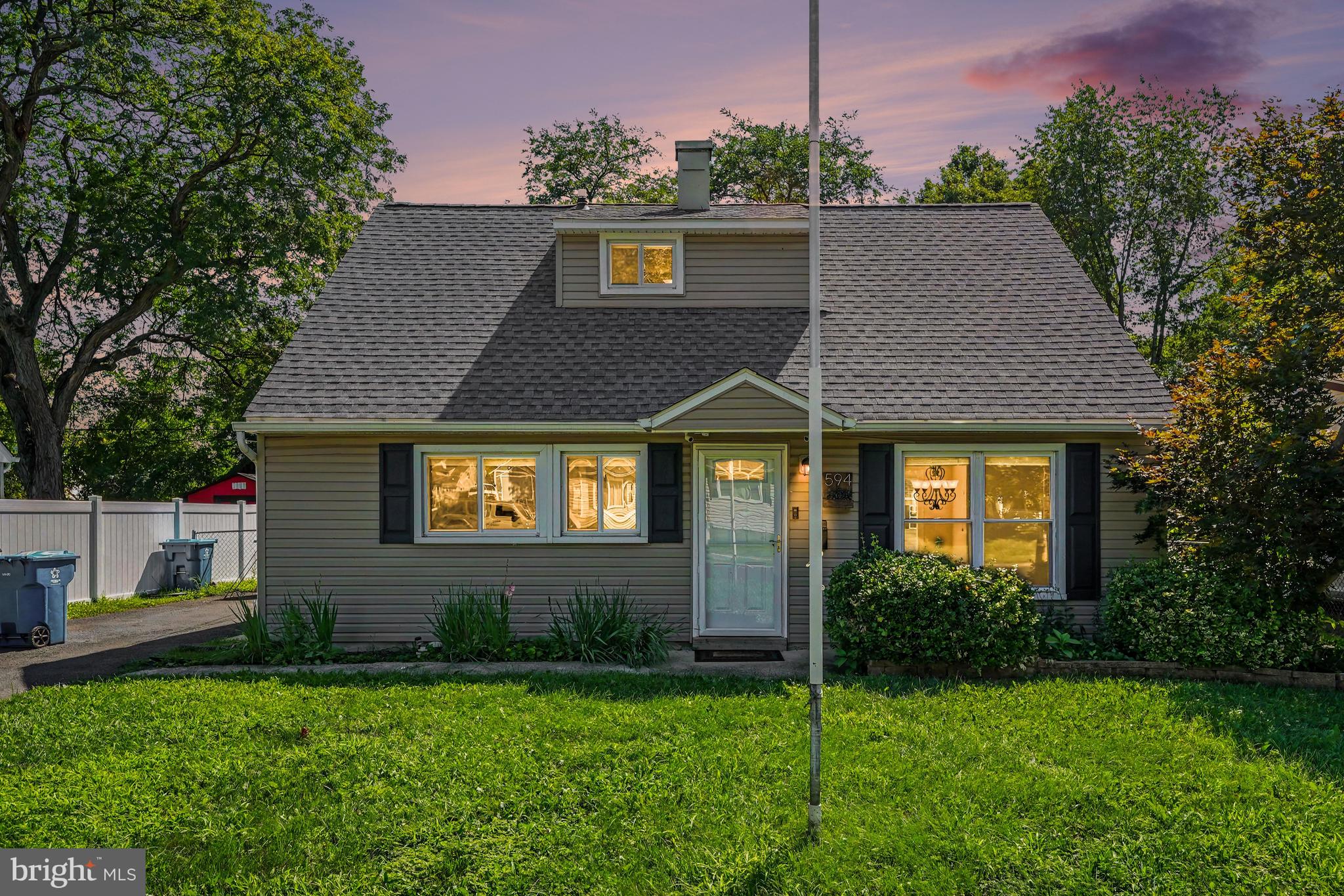 594 ROSEMAR DRIVE