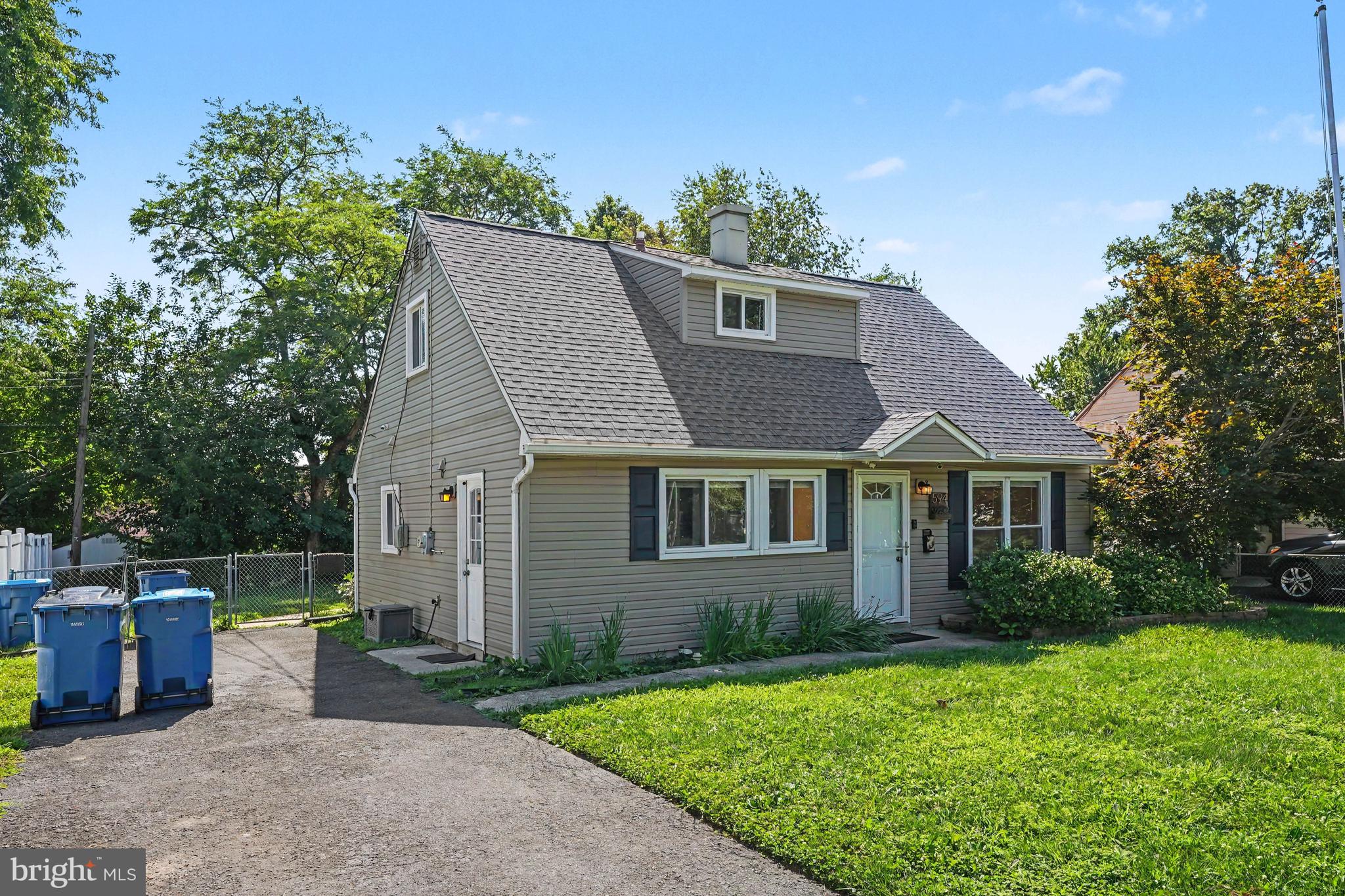 594 ROSEMAR DRIVE