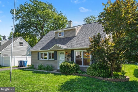 Photo of 594 Rosemar Drive, YARDLEY, PA 19067 (MLS # PABU2114046)