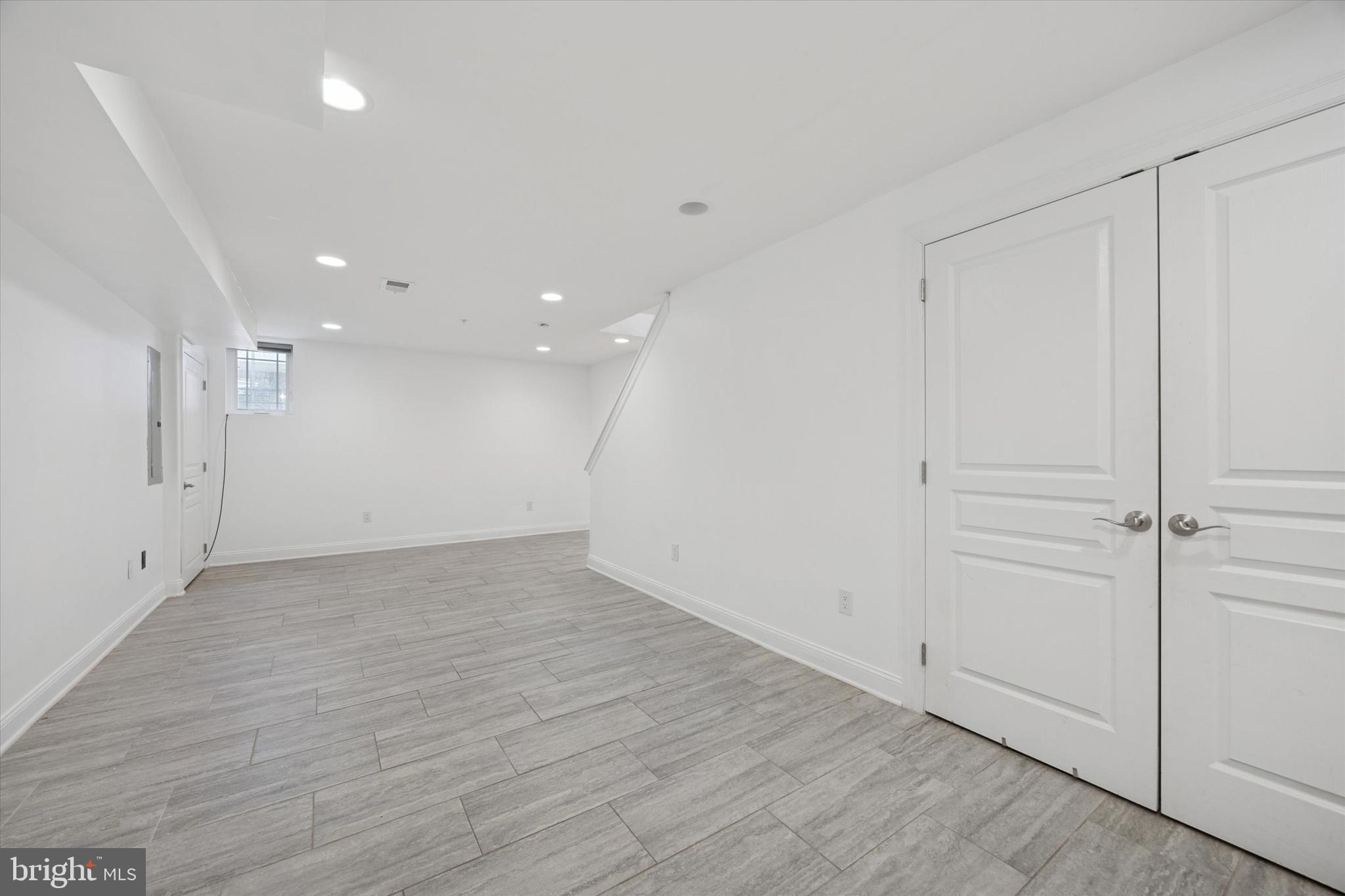 OLDE KENSINGTON - Residential