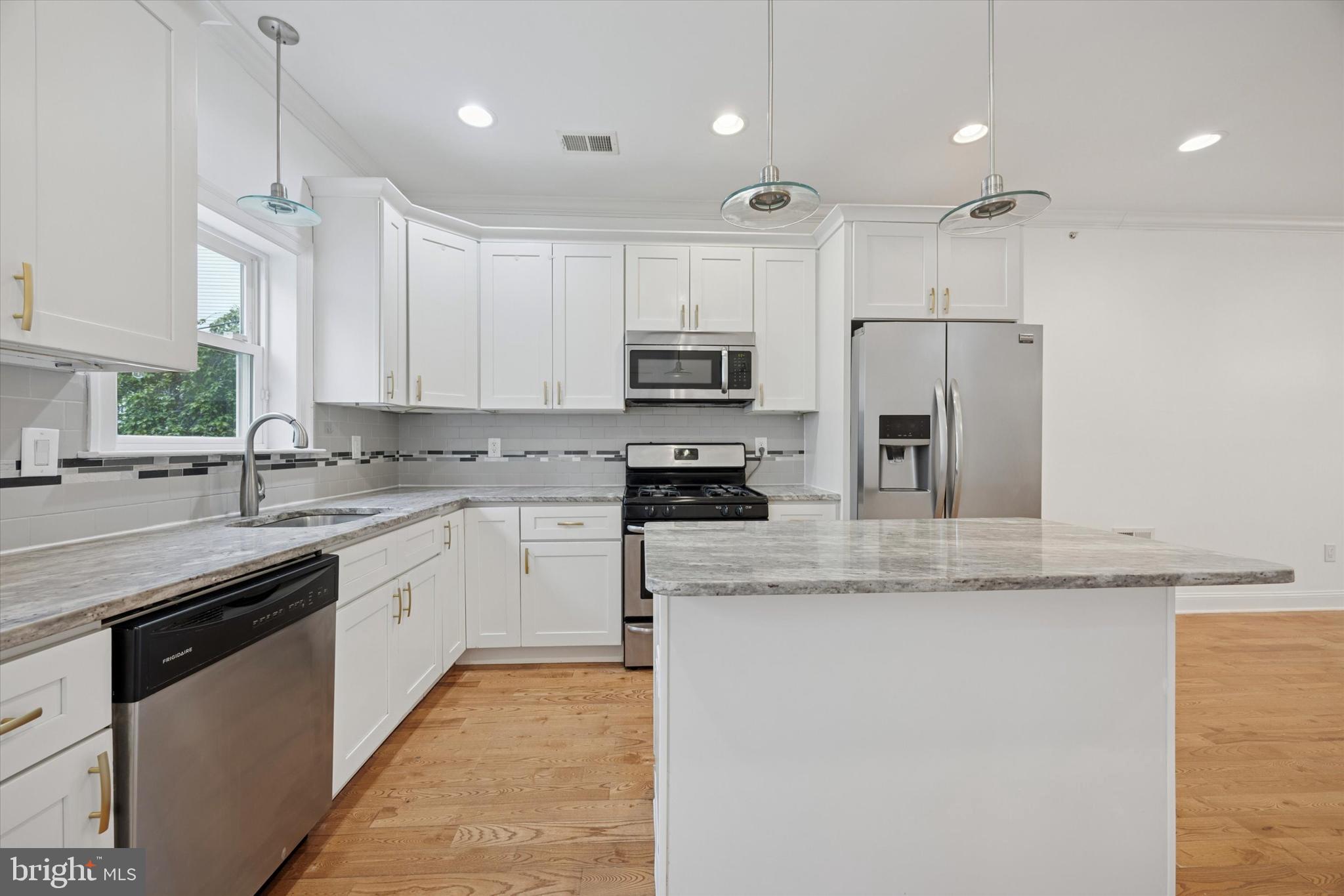 OLDE KENSINGTON - Residential