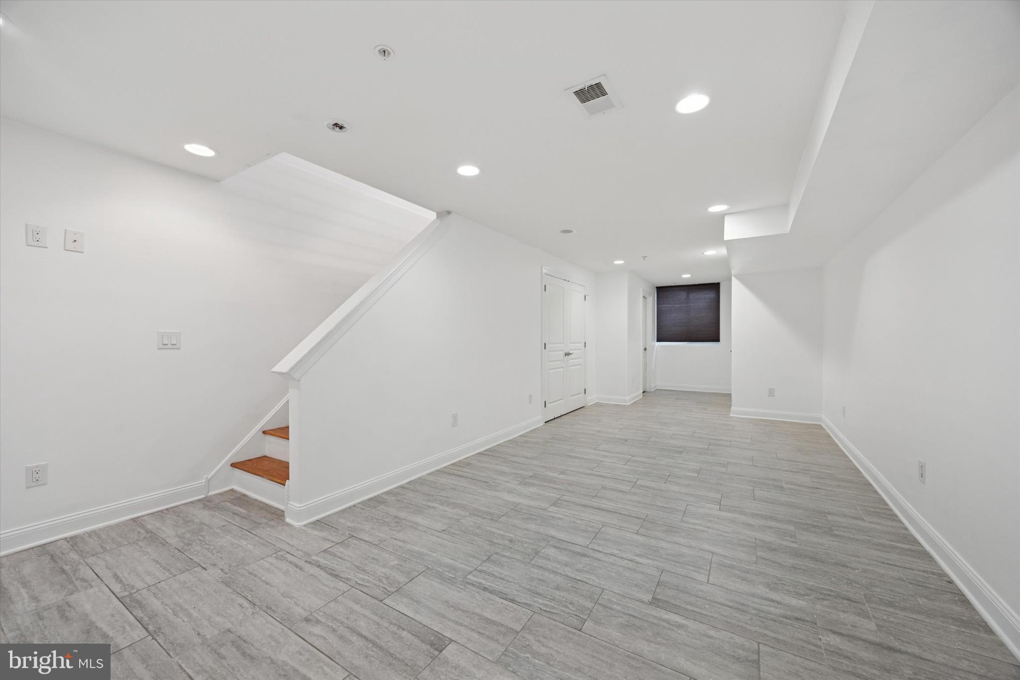 OLDE KENSINGTON - Residential