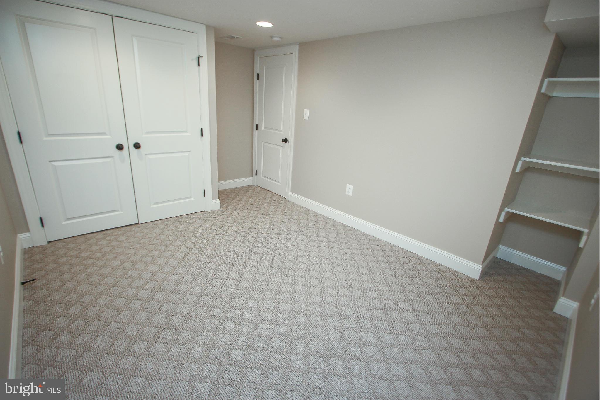 BROYHILL CREST - Residential Lease