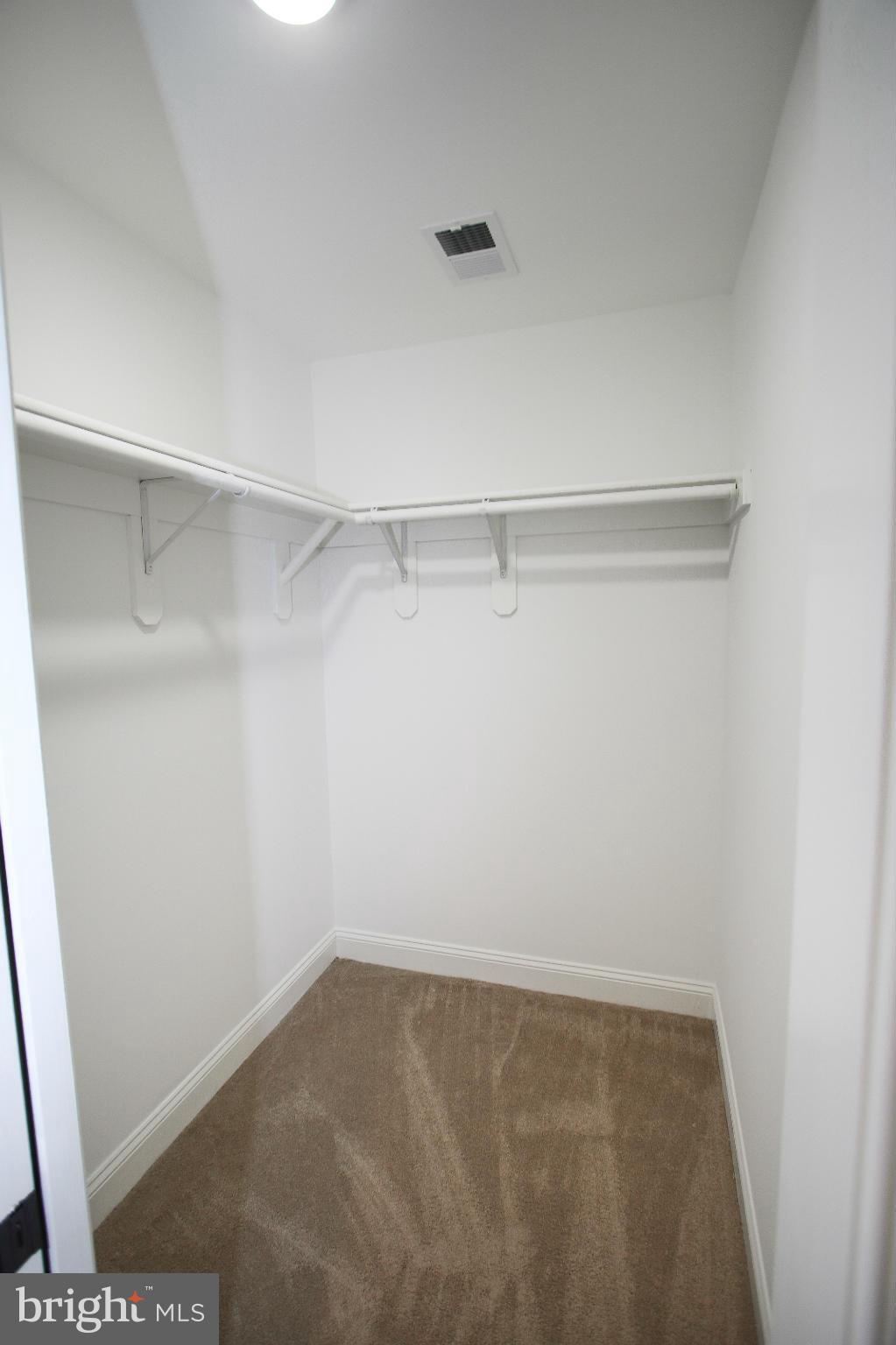 BROYHILL CREST - Residential Lease