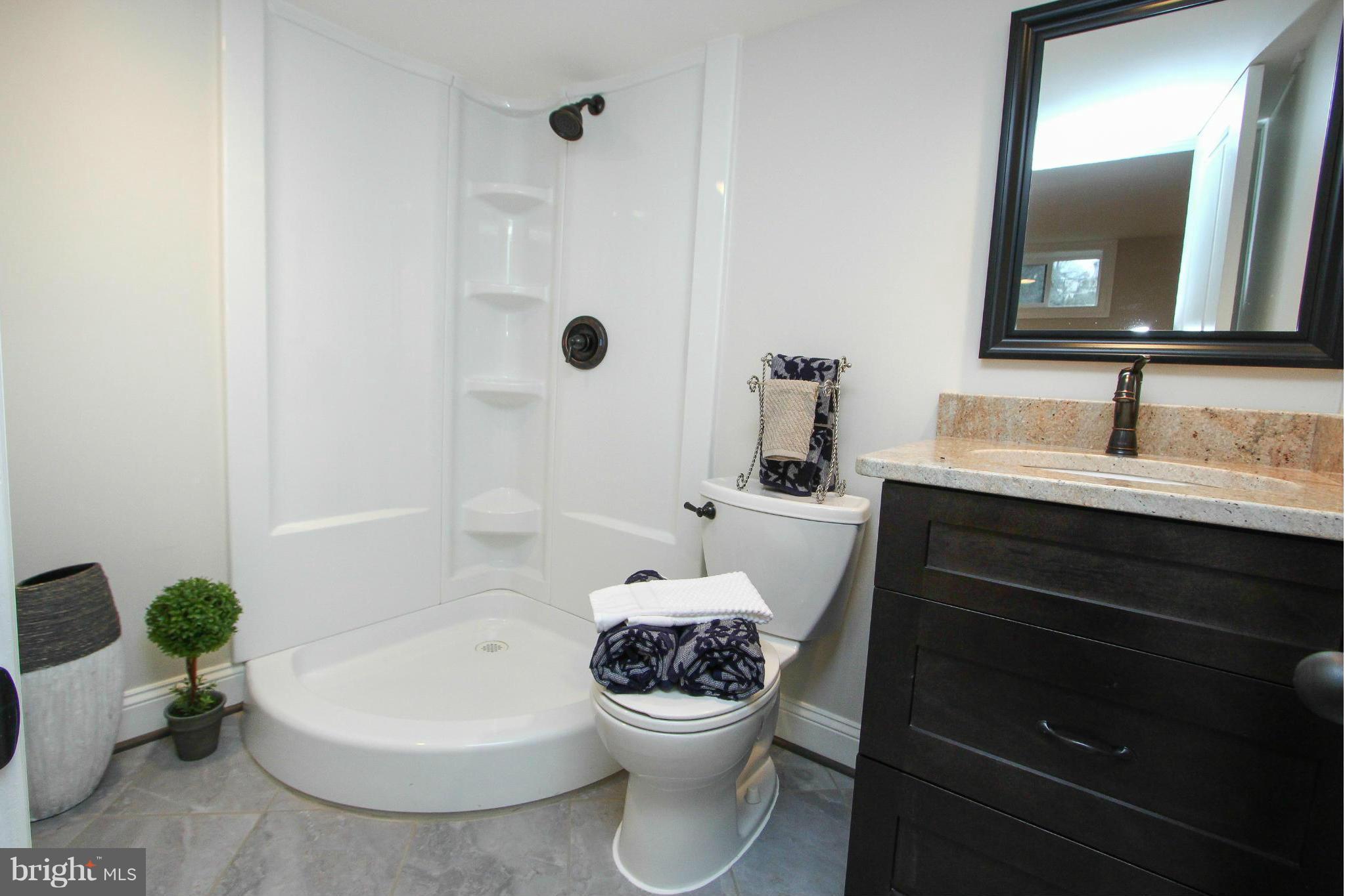 BROYHILL CREST - Residential Lease