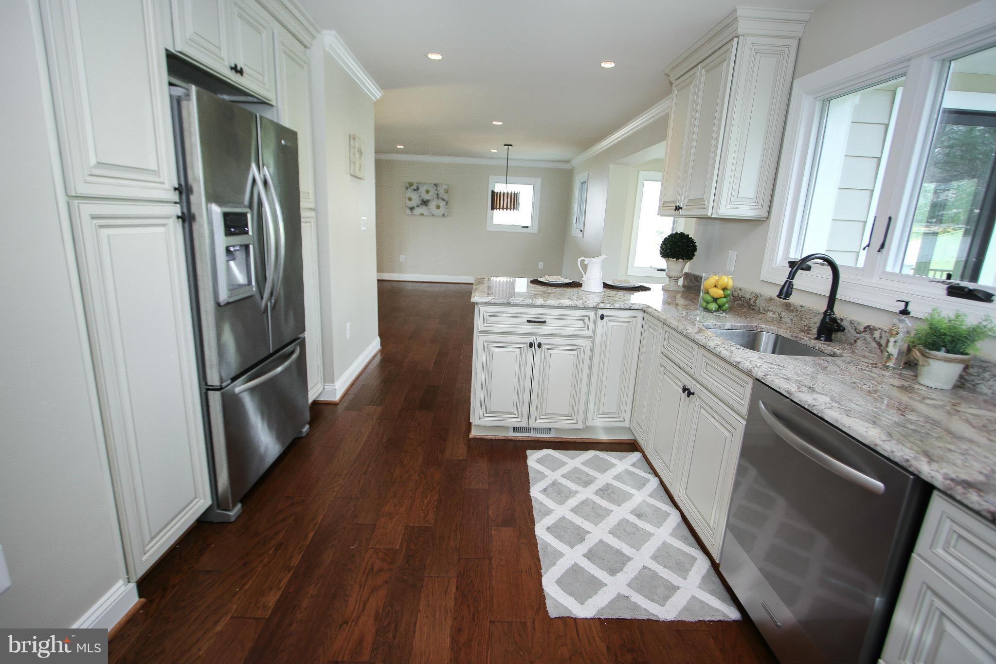 BROYHILL CREST - Residential Lease