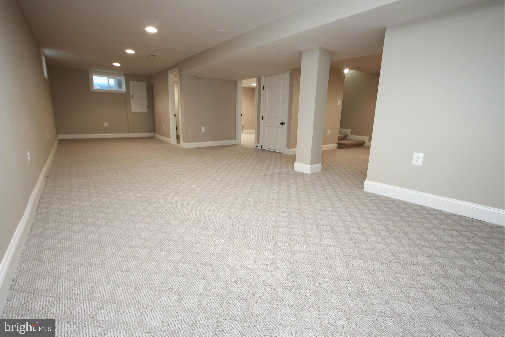 BROYHILL CREST - Residential Lease