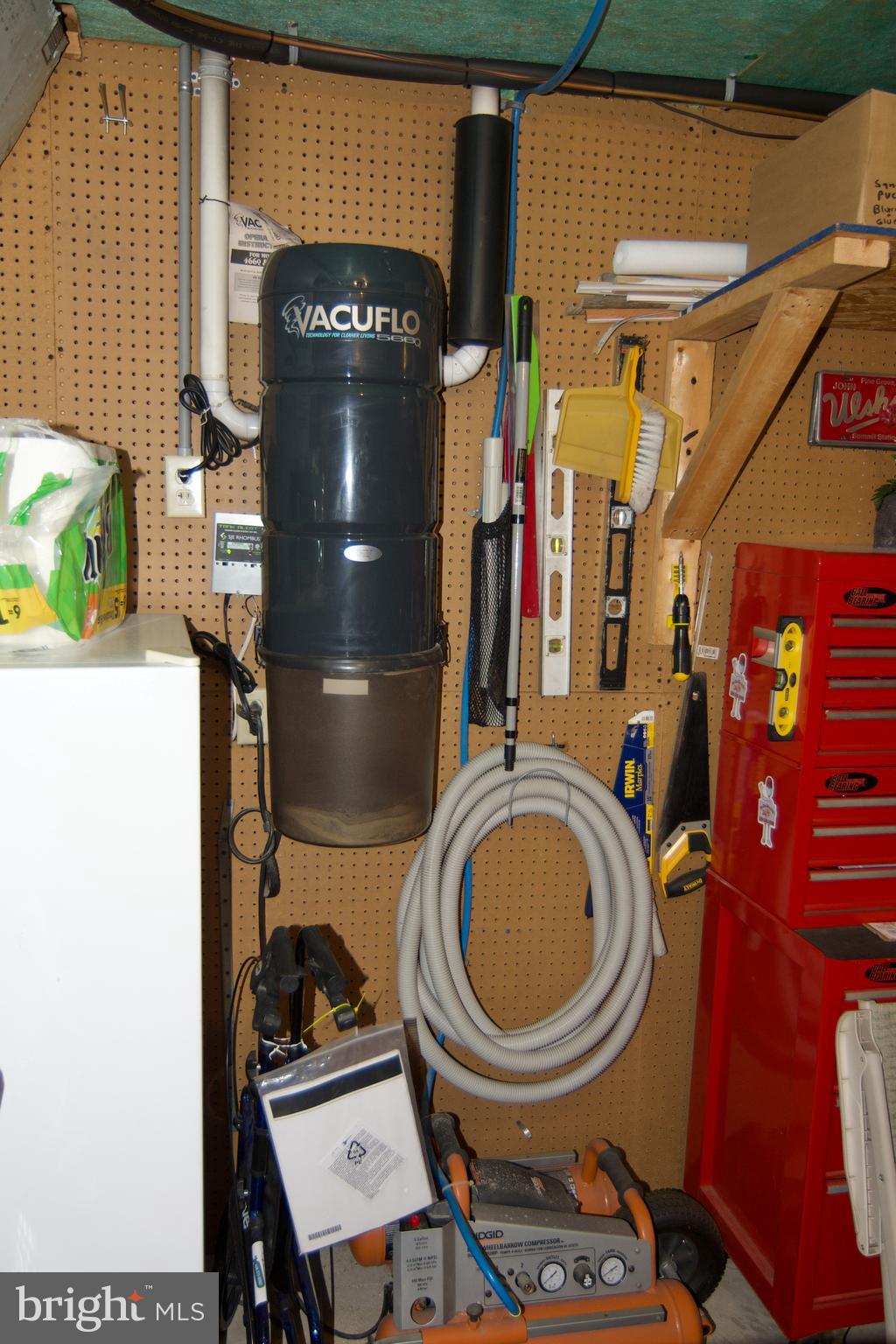 LAKE WYNONAH - Residential