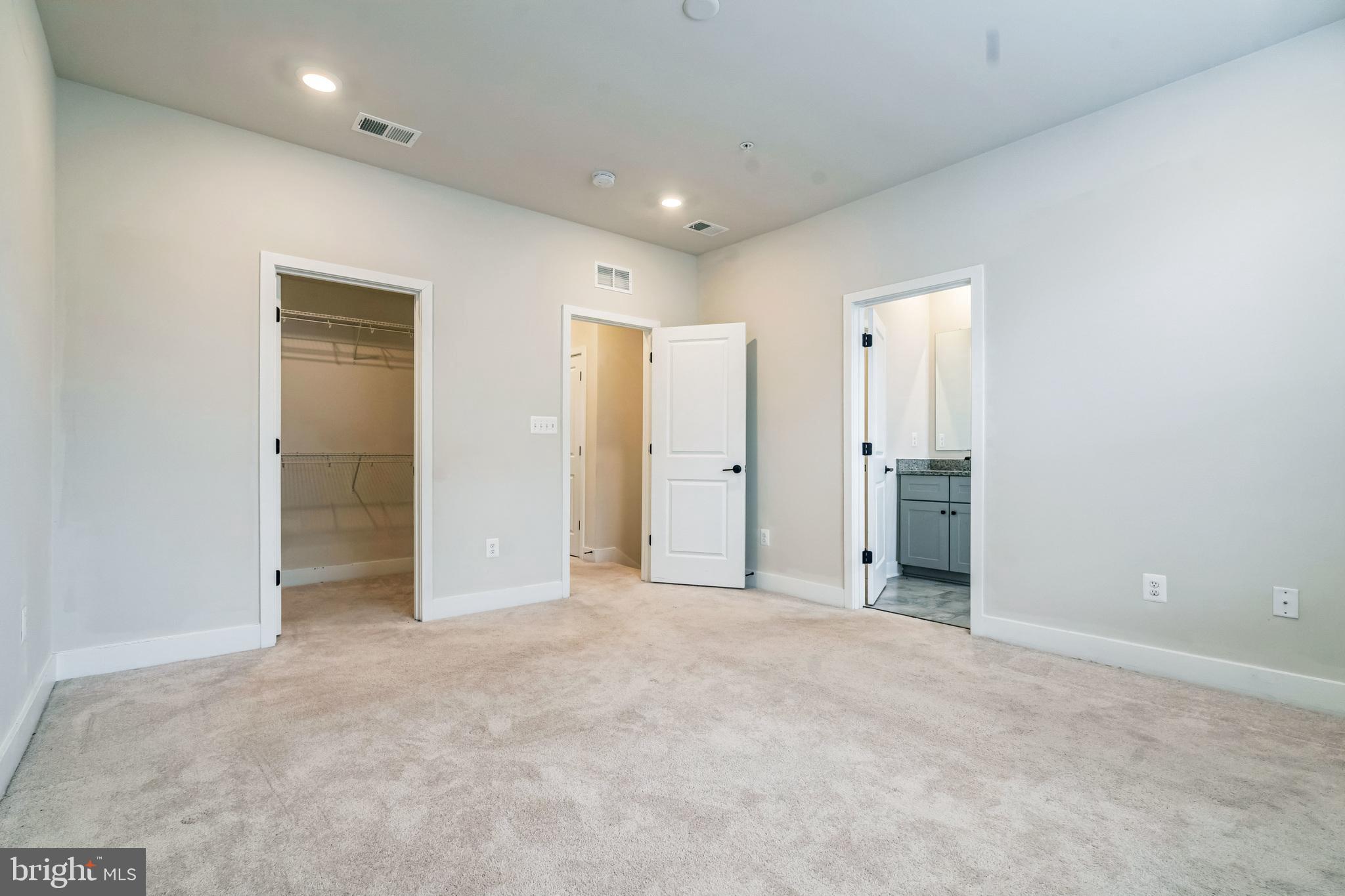 MEDFIELD - Residential