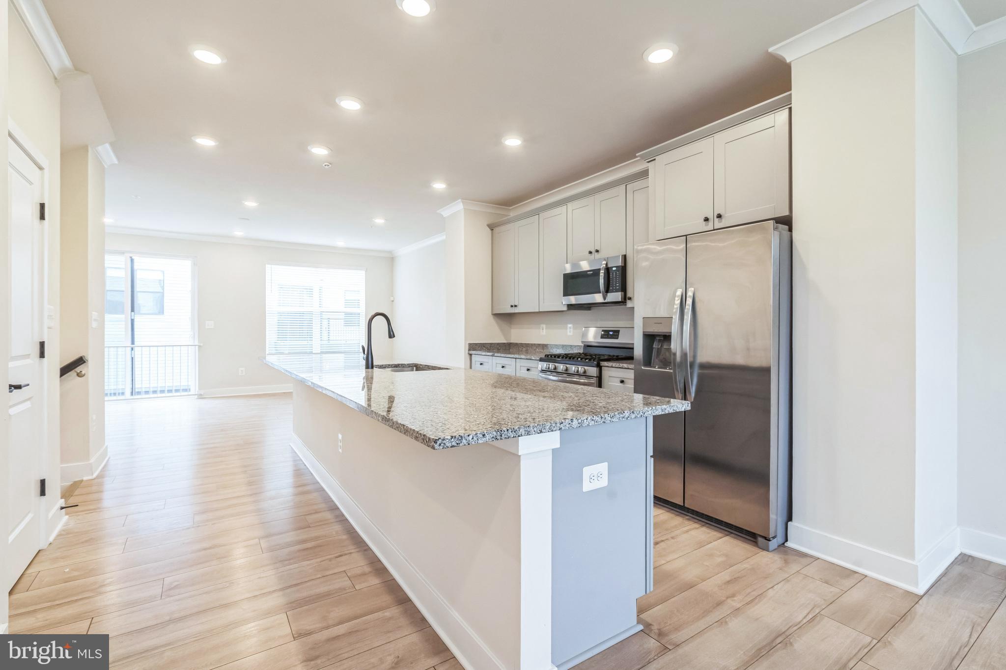 MEDFIELD - Residential