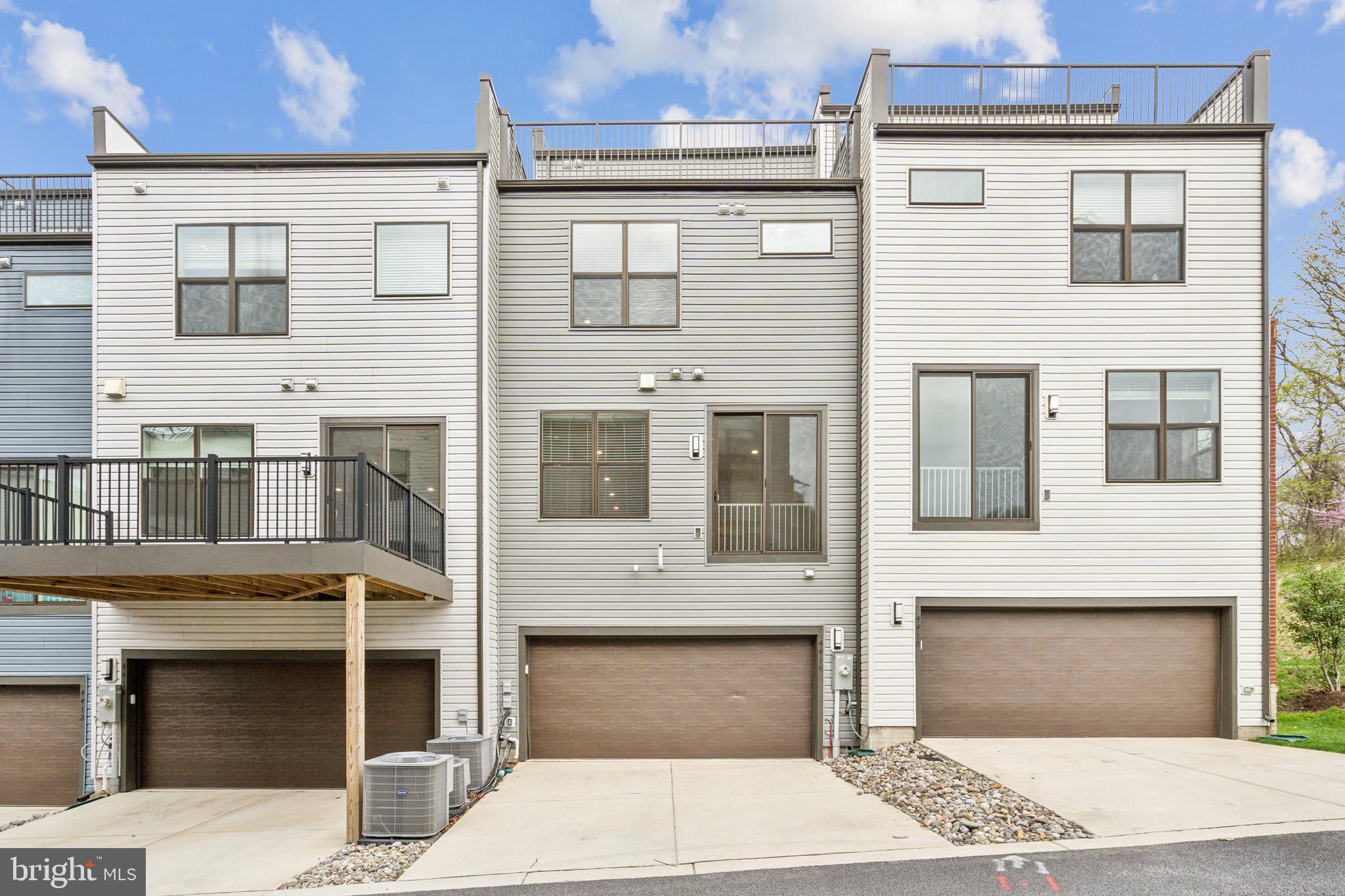 MEDFIELD - Residential