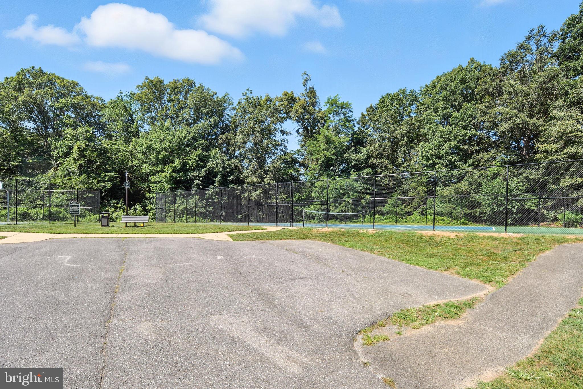 SOUTH HAMPTON - Residential