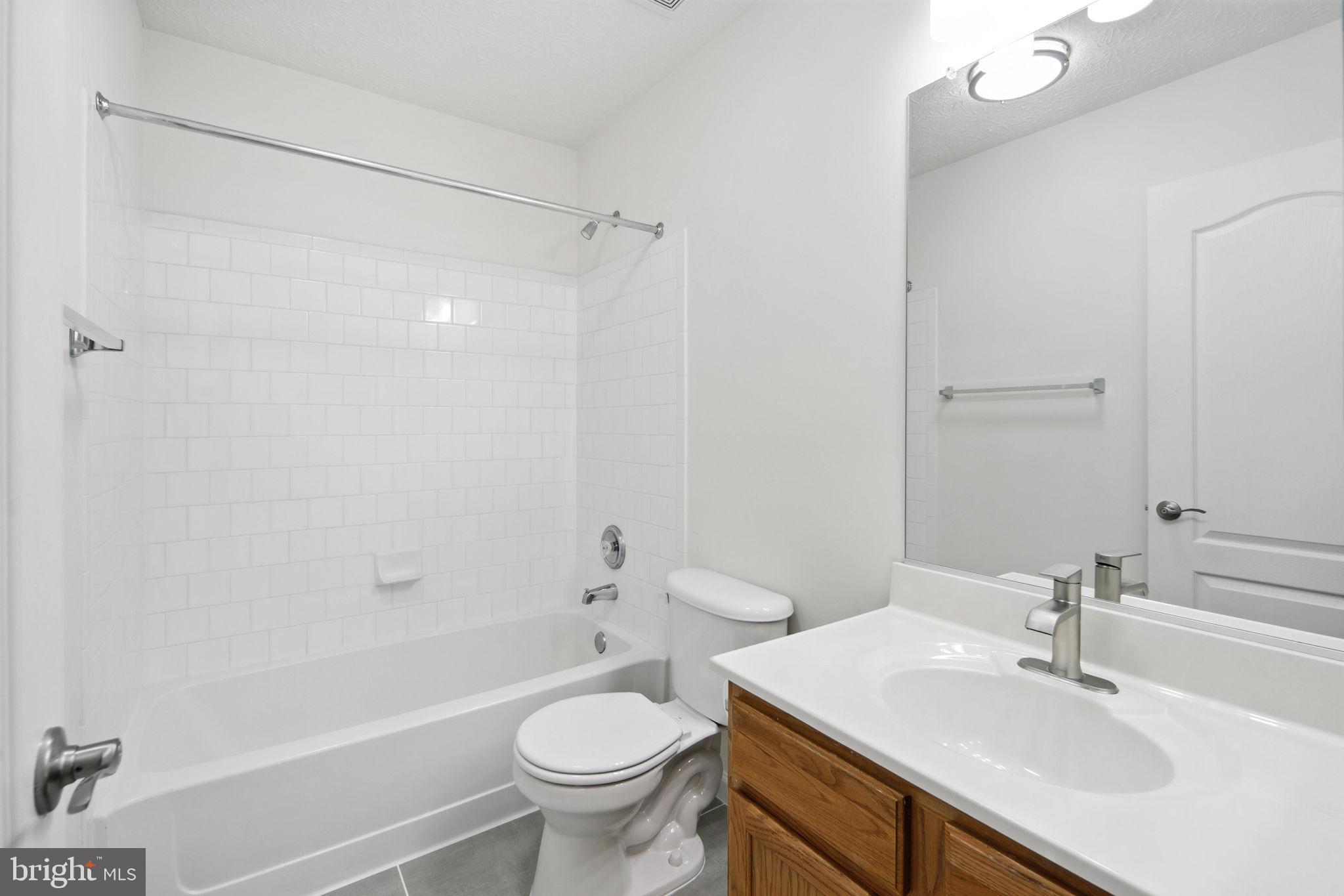 SOUTH HAMPTON - Residential