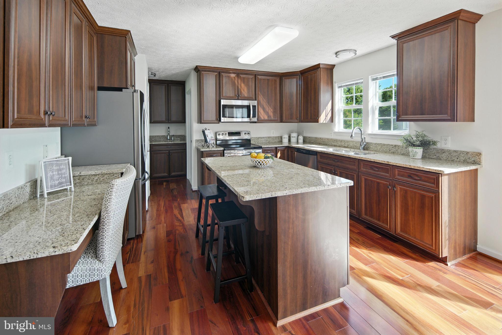 SOUTH HAMPTON - Residential