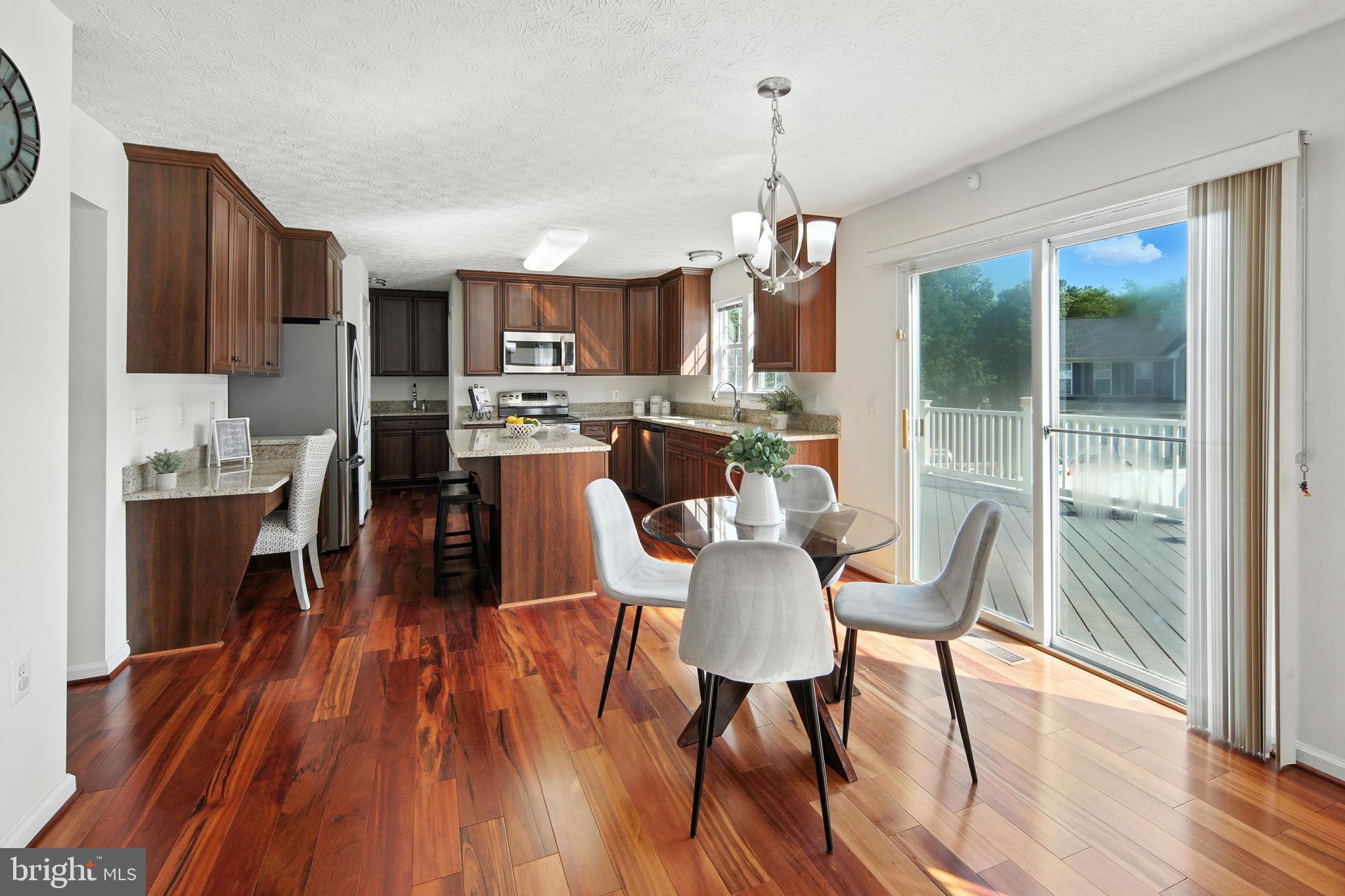 SOUTH HAMPTON - Residential