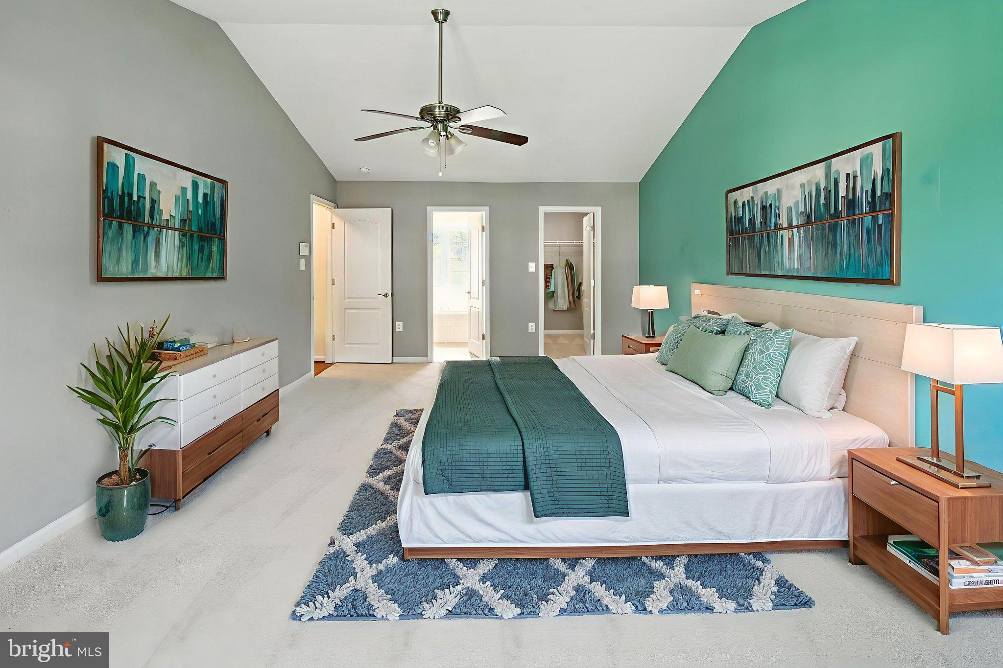 SOUTH HAMPTON - Residential