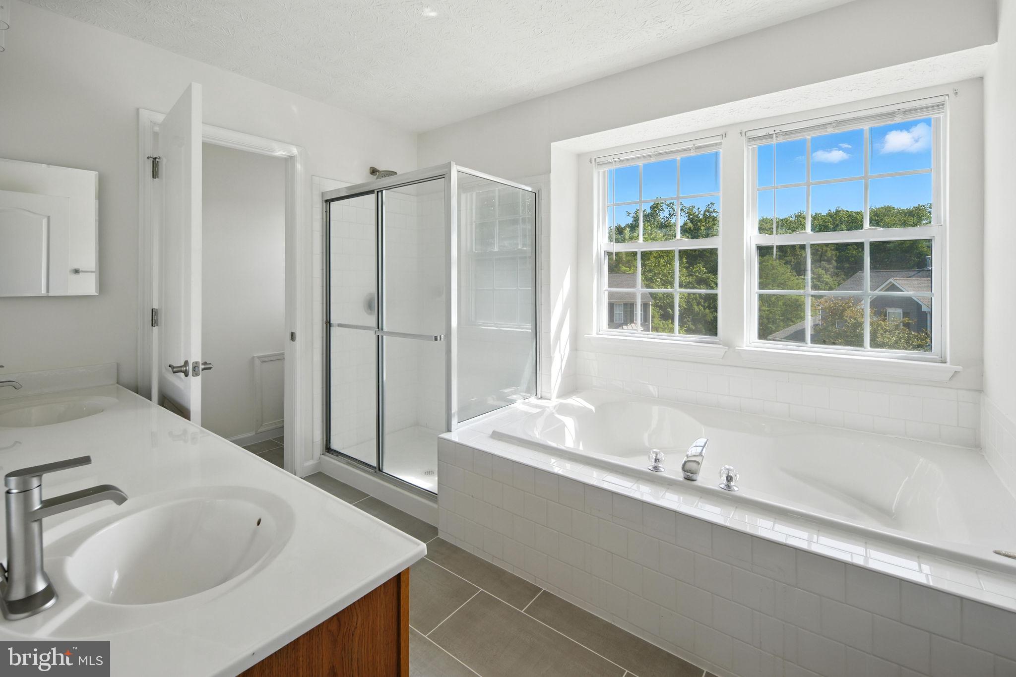 SOUTH HAMPTON - Residential