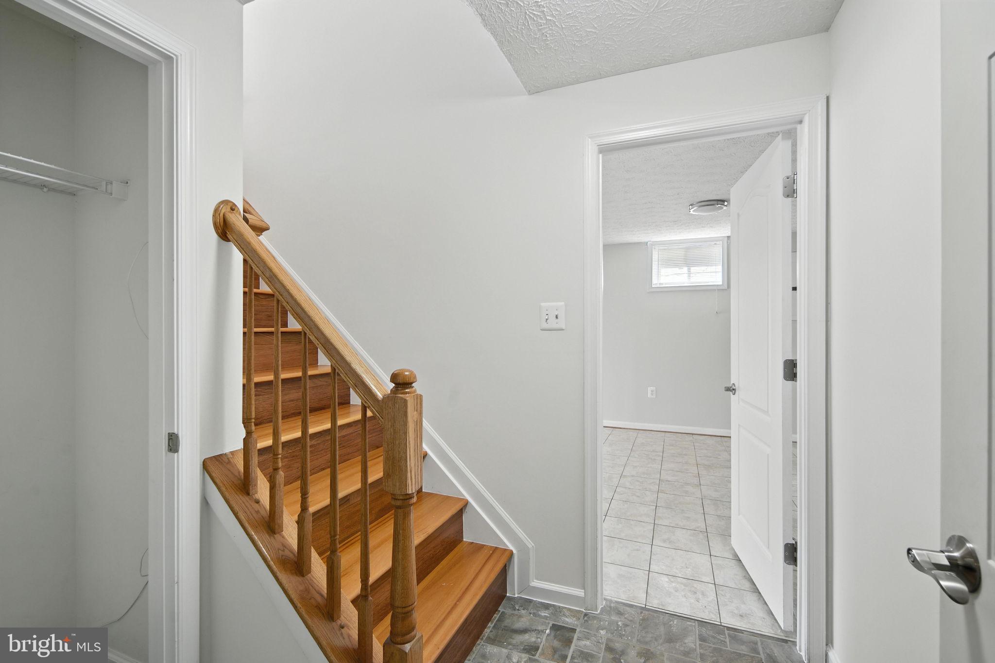 SOUTH HAMPTON - Residential