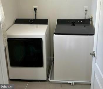 SOUTH HAMPTON - Residential