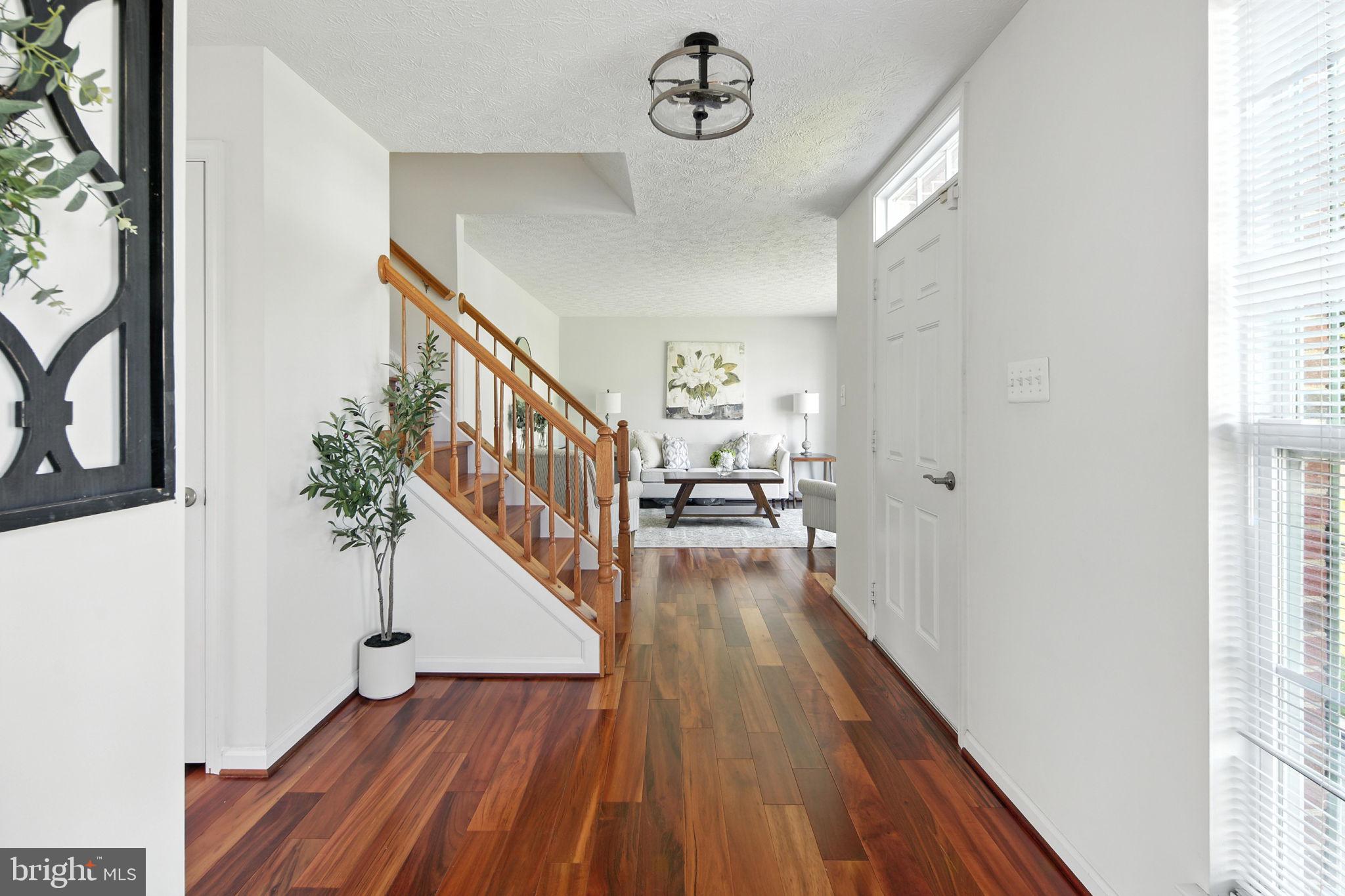 SOUTH HAMPTON - Residential