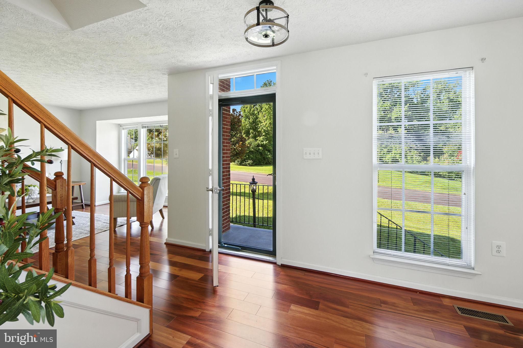 SOUTH HAMPTON - Residential