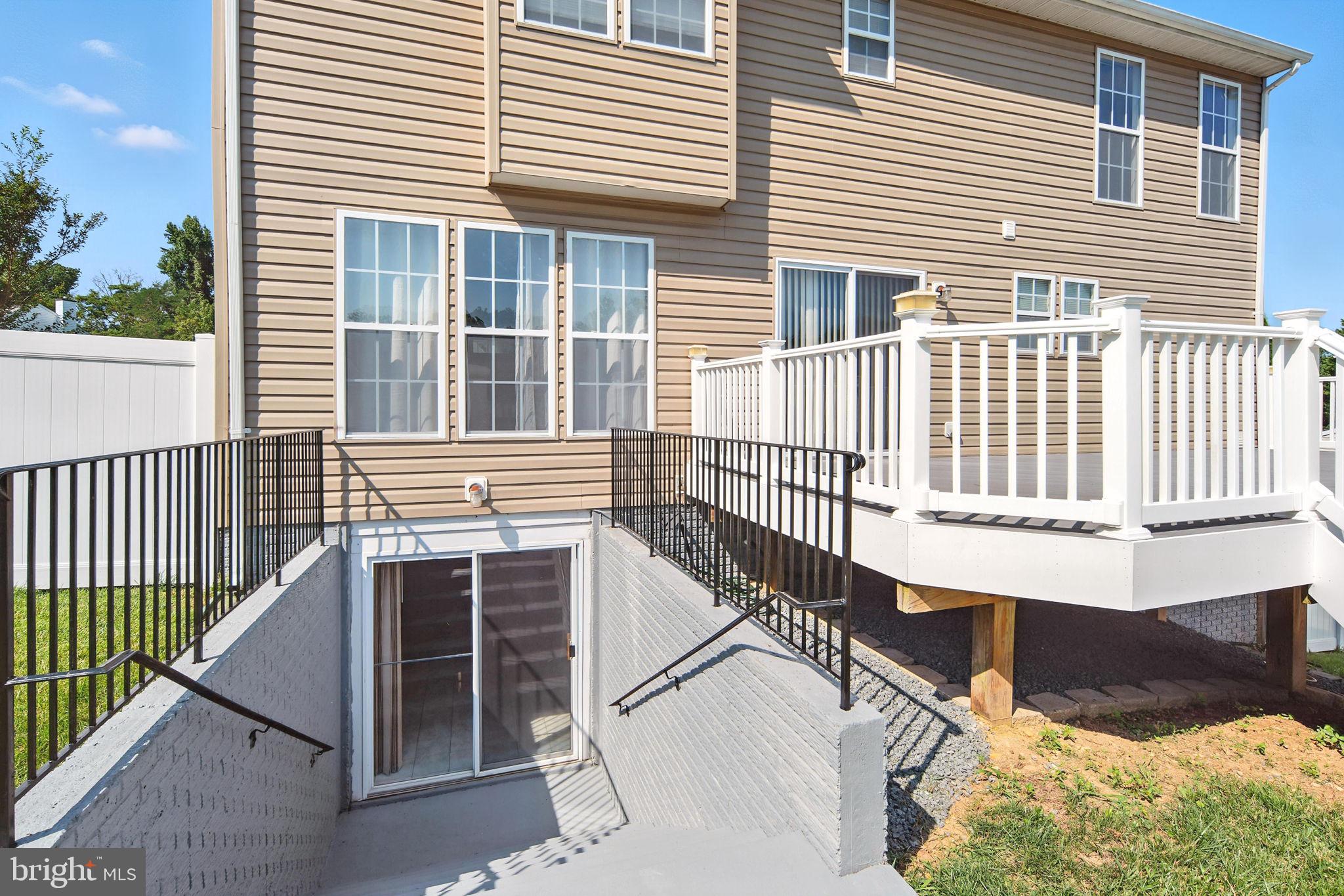 SOUTH HAMPTON - Residential