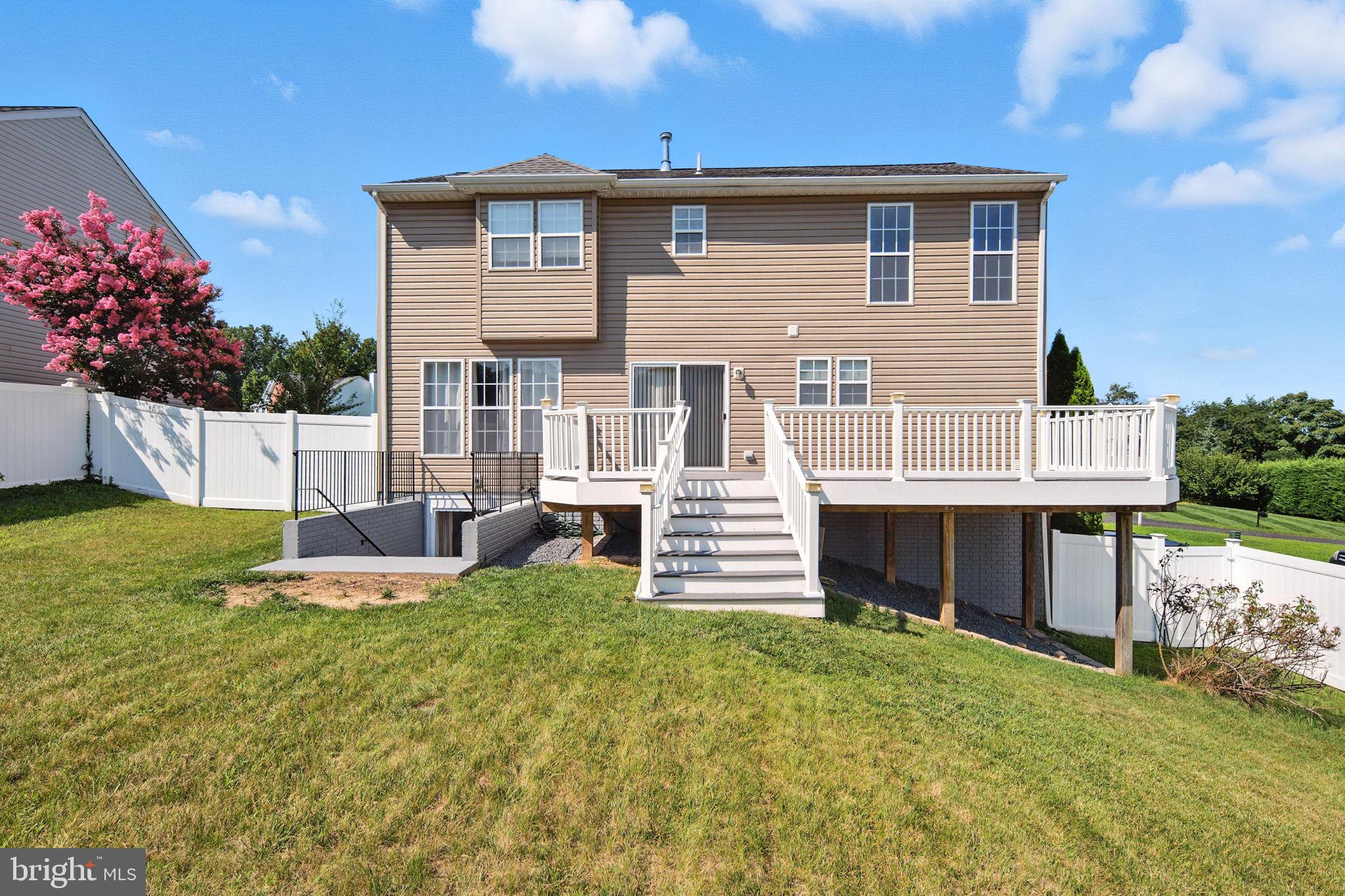 SOUTH HAMPTON - Residential