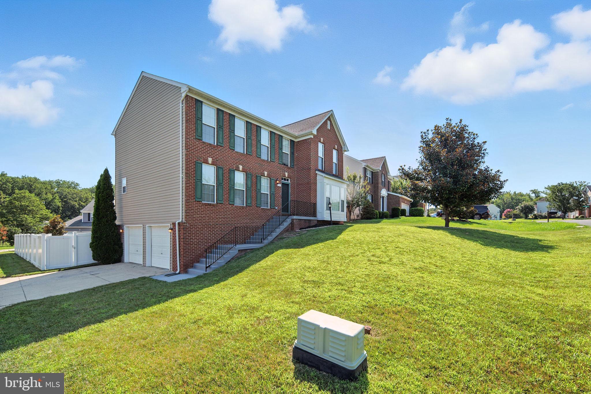 SOUTH HAMPTON - Residential