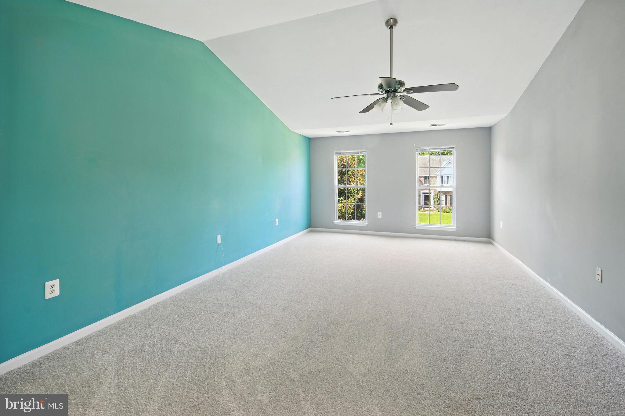 SOUTH HAMPTON - Residential