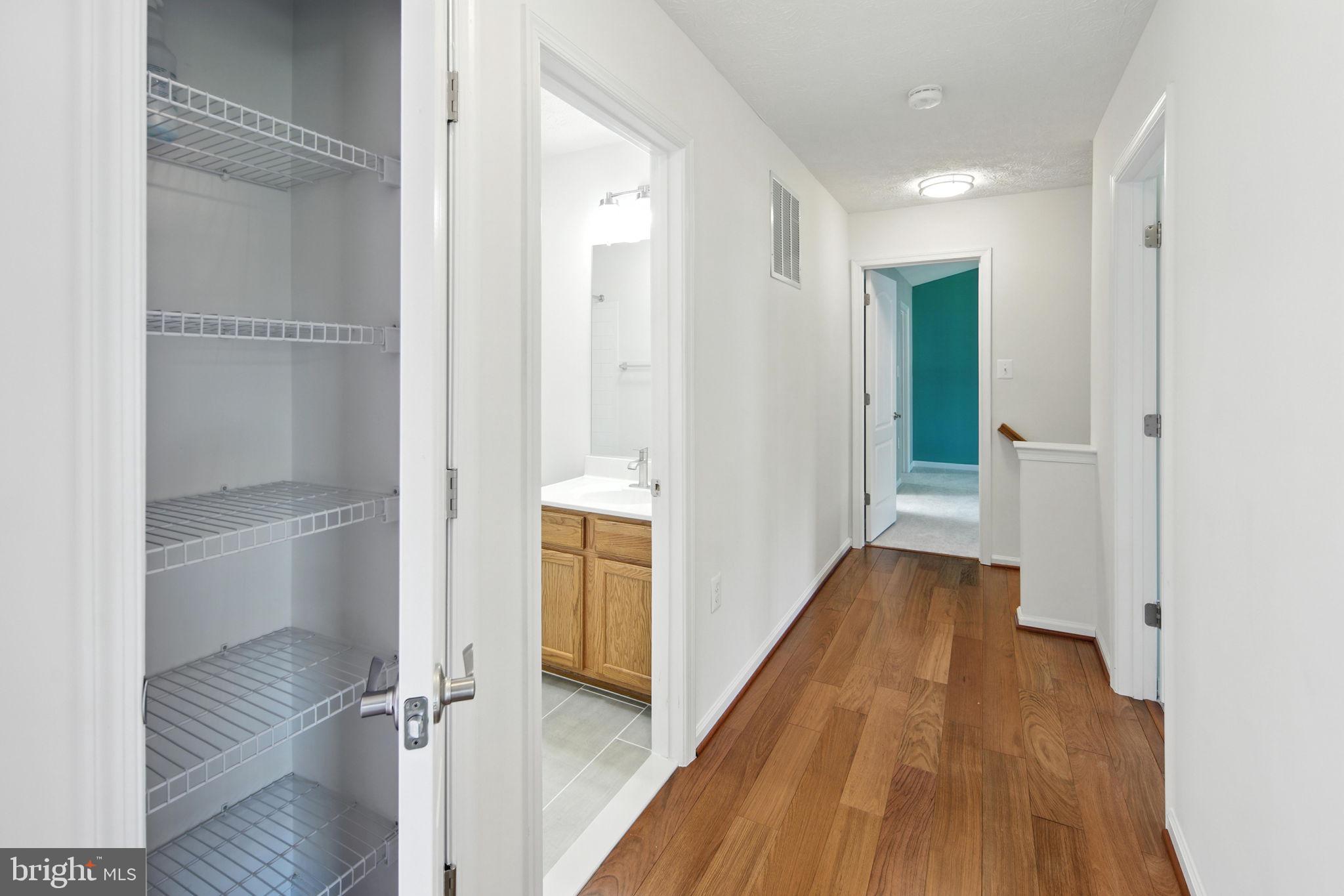 SOUTH HAMPTON - Residential