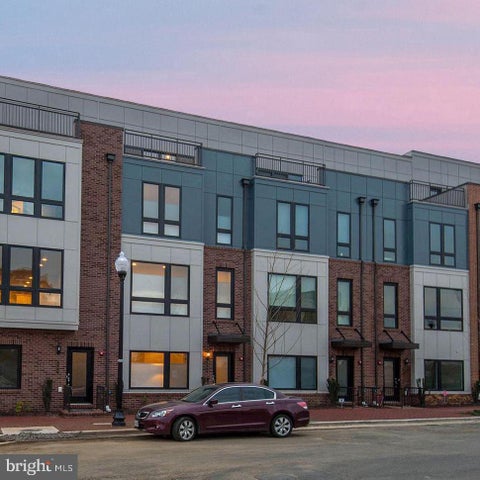 Photo of 402 Stabler Lane, ALEXANDRIA, VA 22304 (MLS # VAAX2064048)