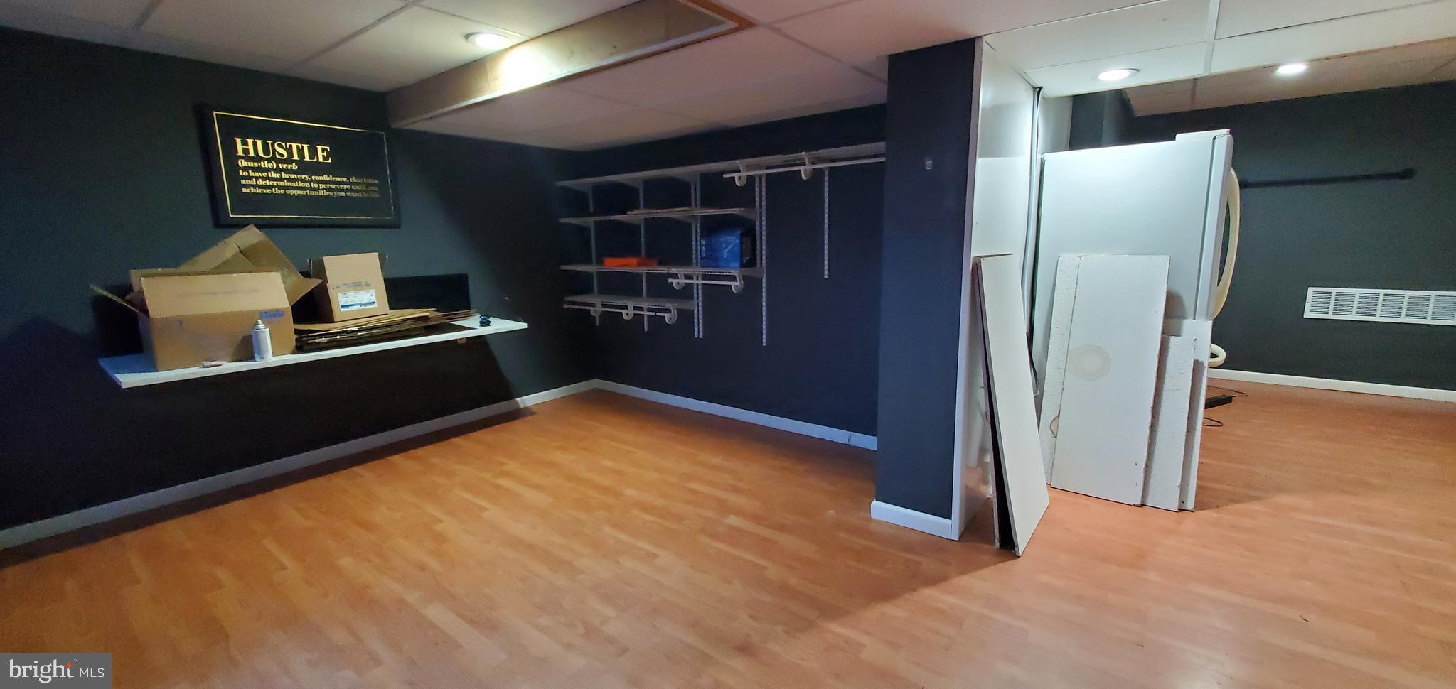 SPRING MEADOW - Residential