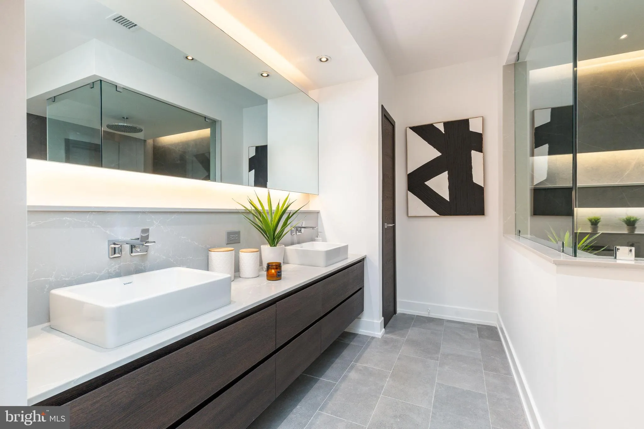 Philadelphia, Pennsylvania 19103, United States, 3 Bedrooms Bedrooms, ,4 BathroomsBathrooms,Residential,Active,183273