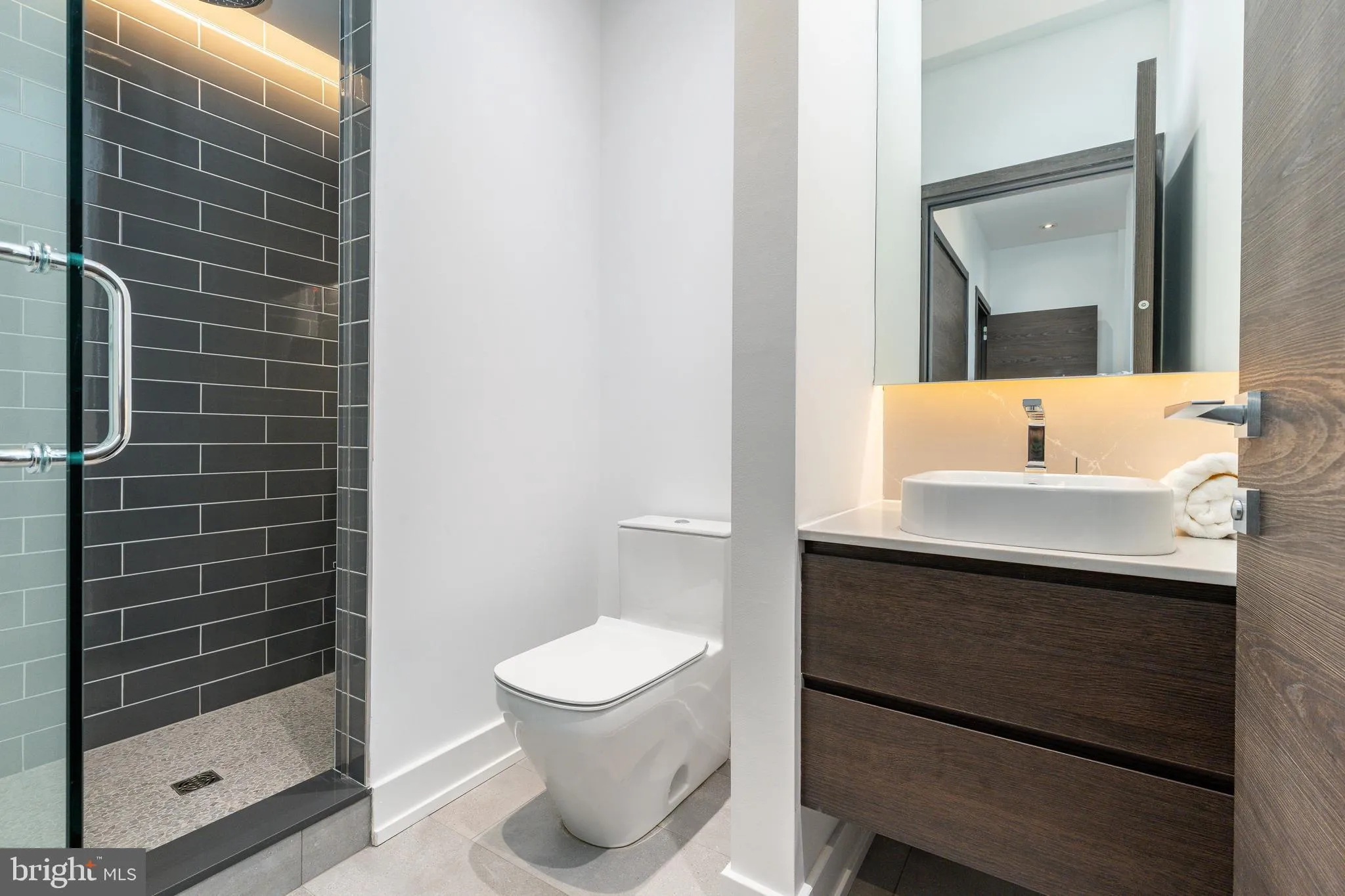 Philadelphia, Pennsylvania 19103, United States, 3 Bedrooms Bedrooms, ,4 BathroomsBathrooms,Residential,Active,183273